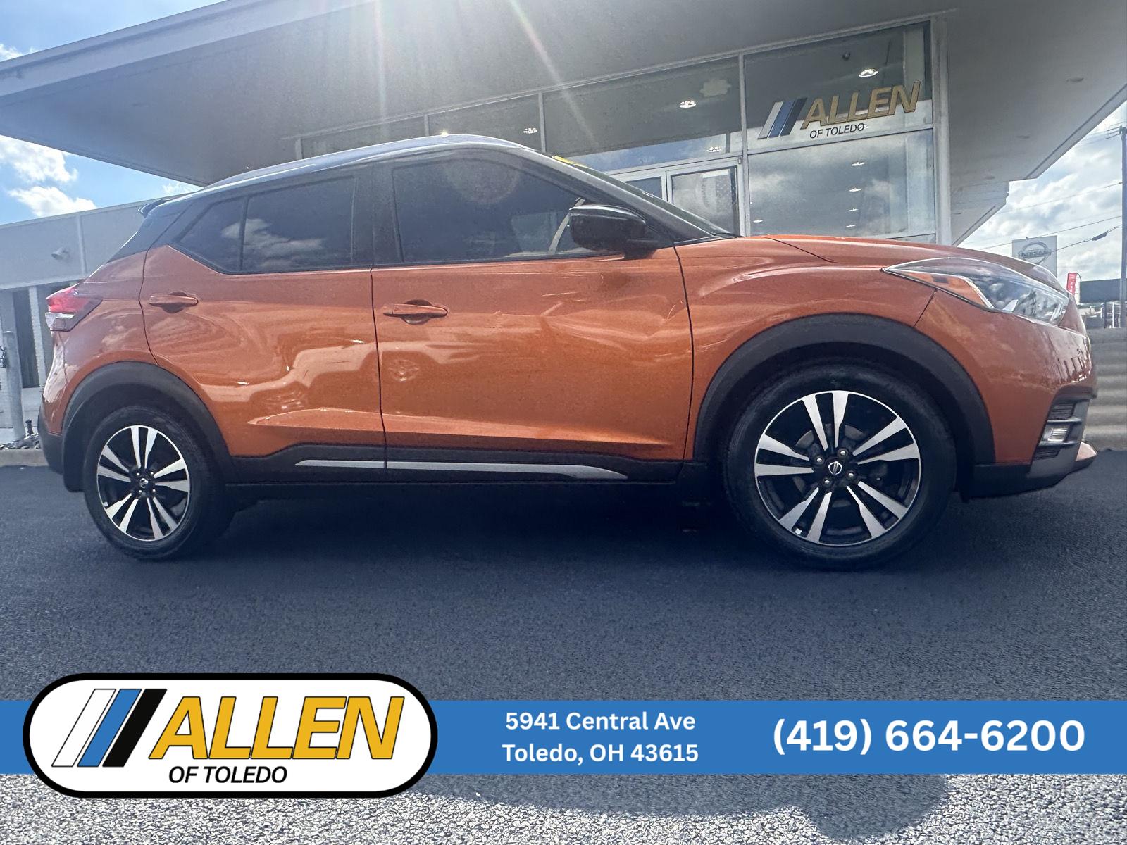 Monarch Orange/Super Black 2020 Nissan Kicks SUV / Crossover Front-Wheel Drive Continuously Variable Transmission
