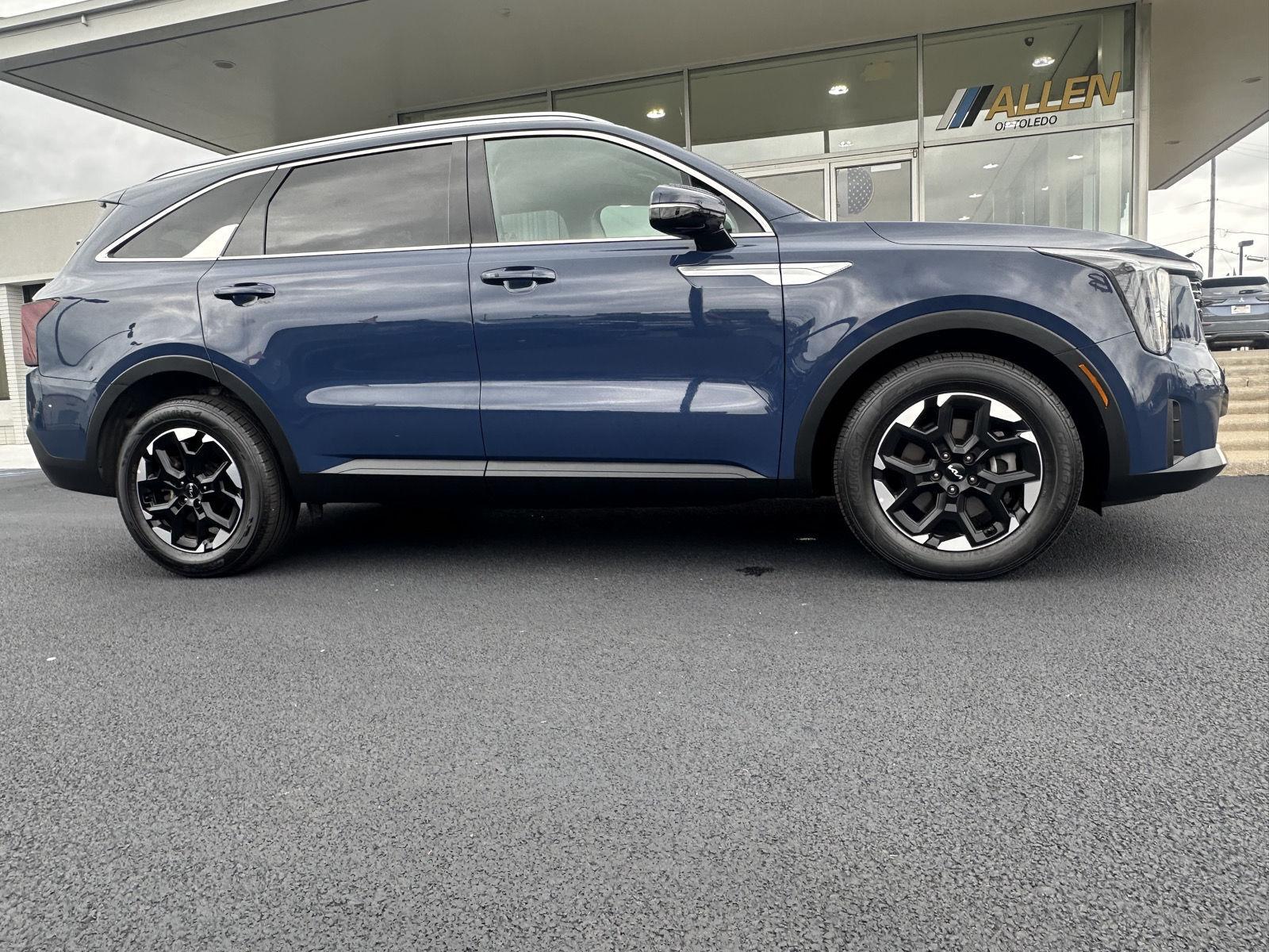 Midnight Lake Blue 2025 Kia Sorento SUV / Crossover Front-Wheel Drive Automatic