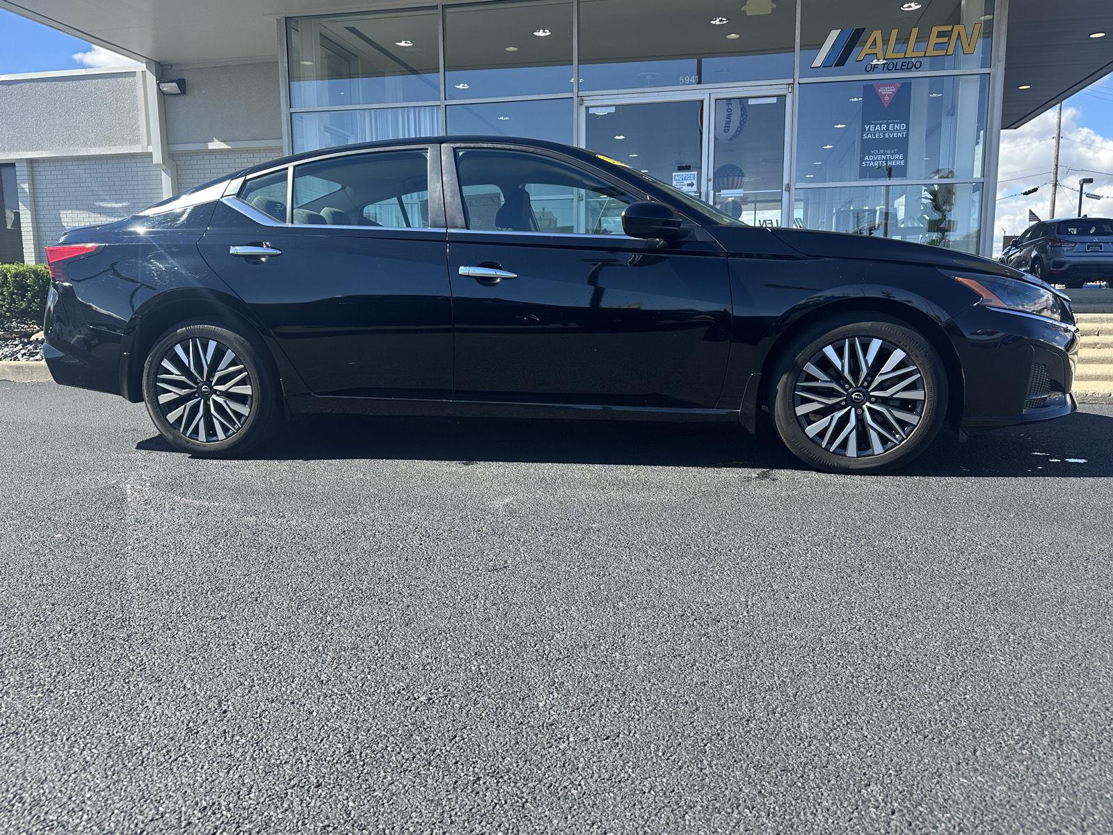 Super Black 2023 Nissan Altima Sedan All-Wheel Drive Continuously Variable Transmission
