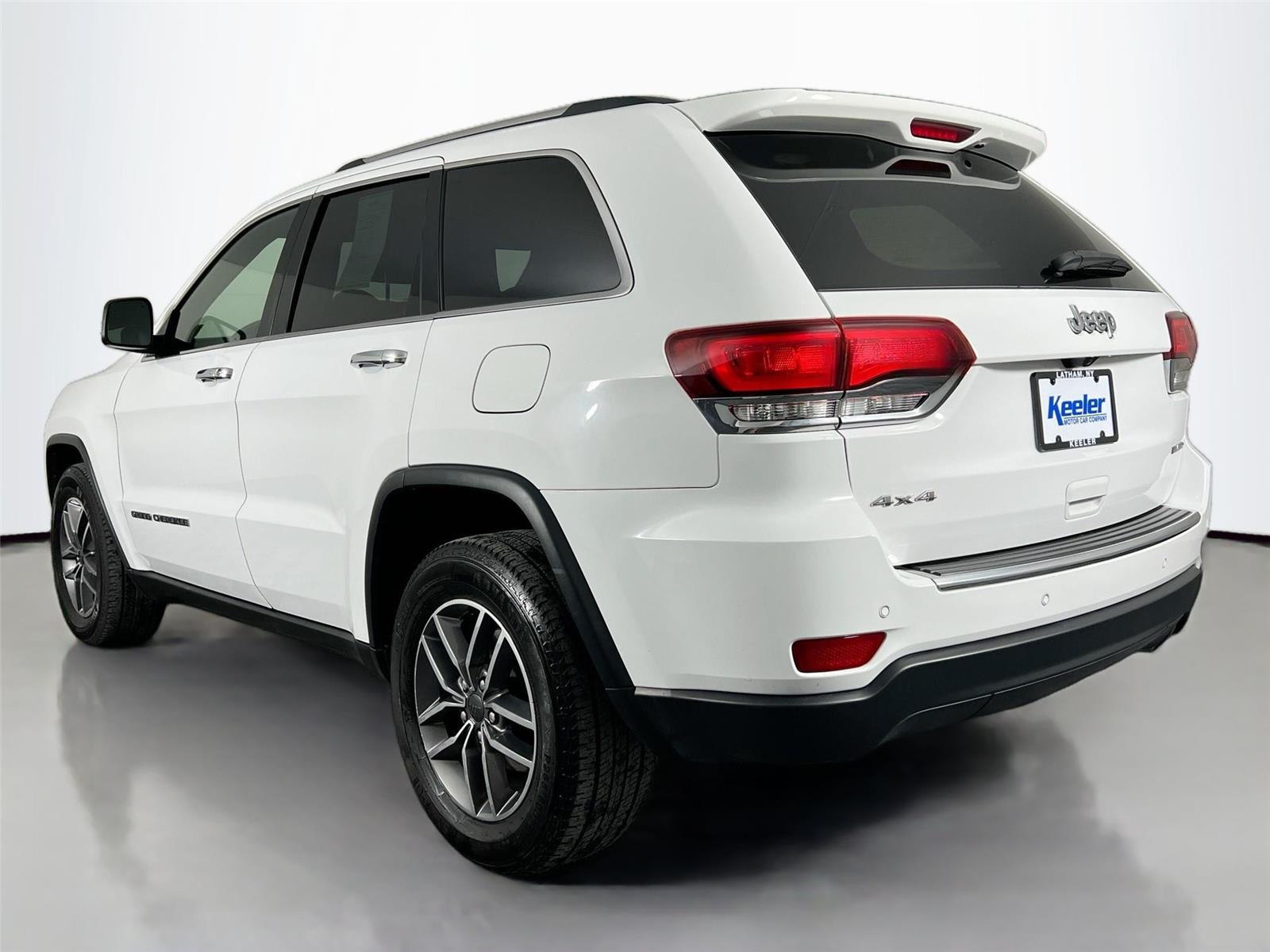 View vehicle photo 4