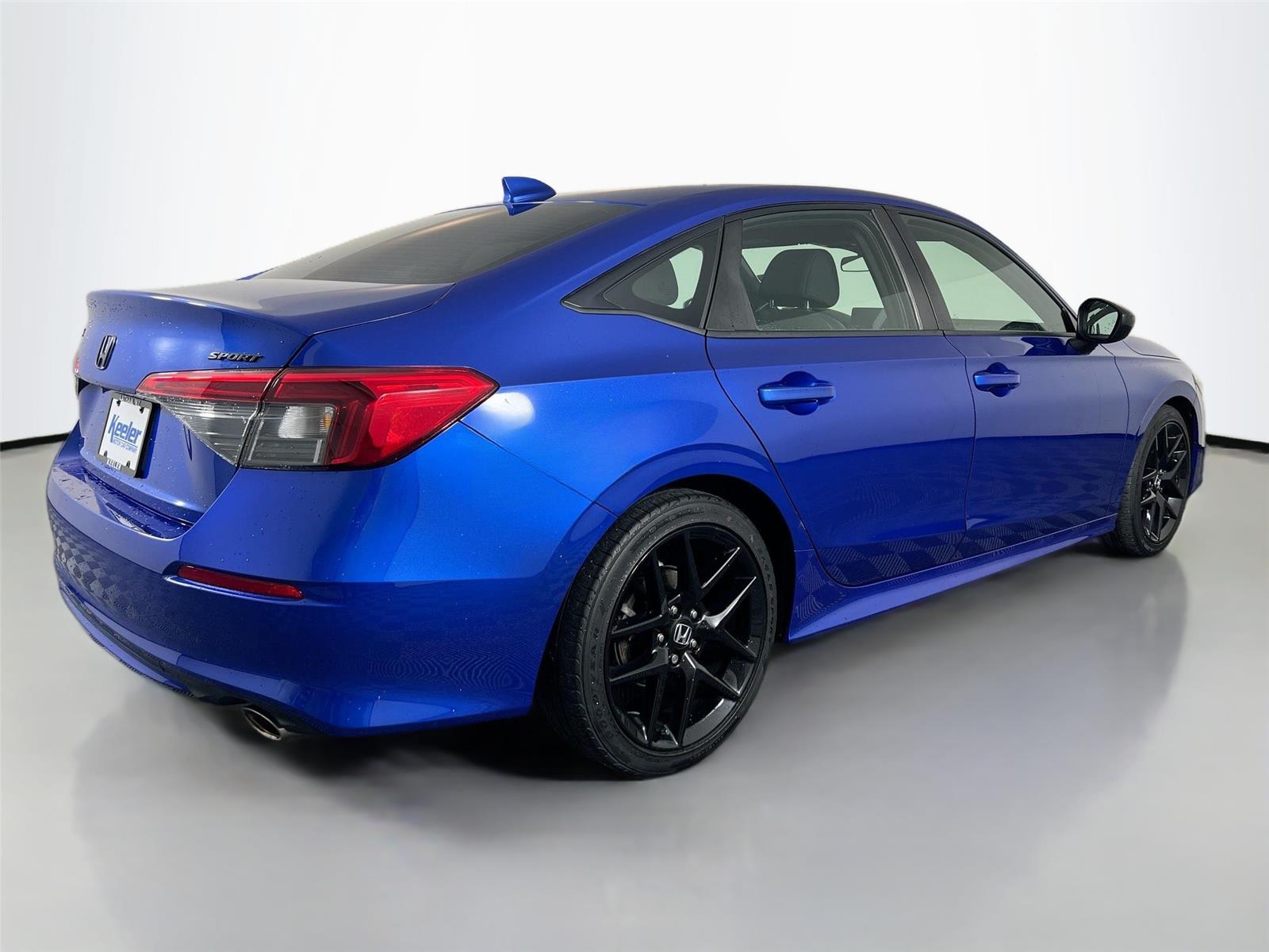 View vehicle photo 6