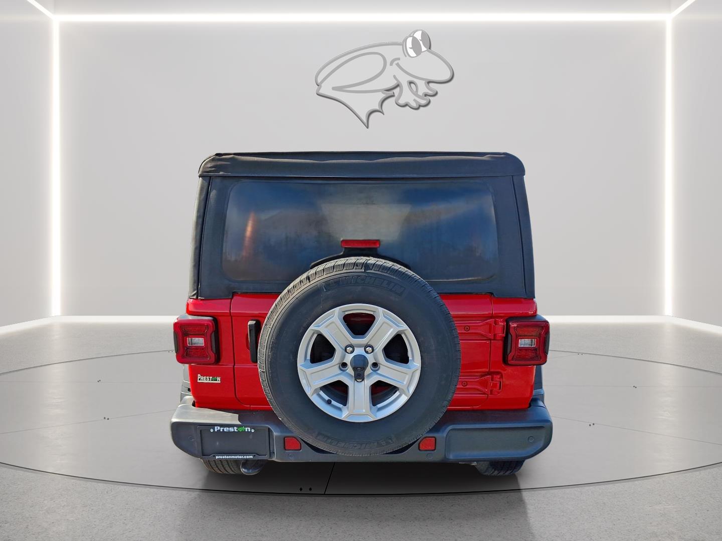 View vehicle photo 4