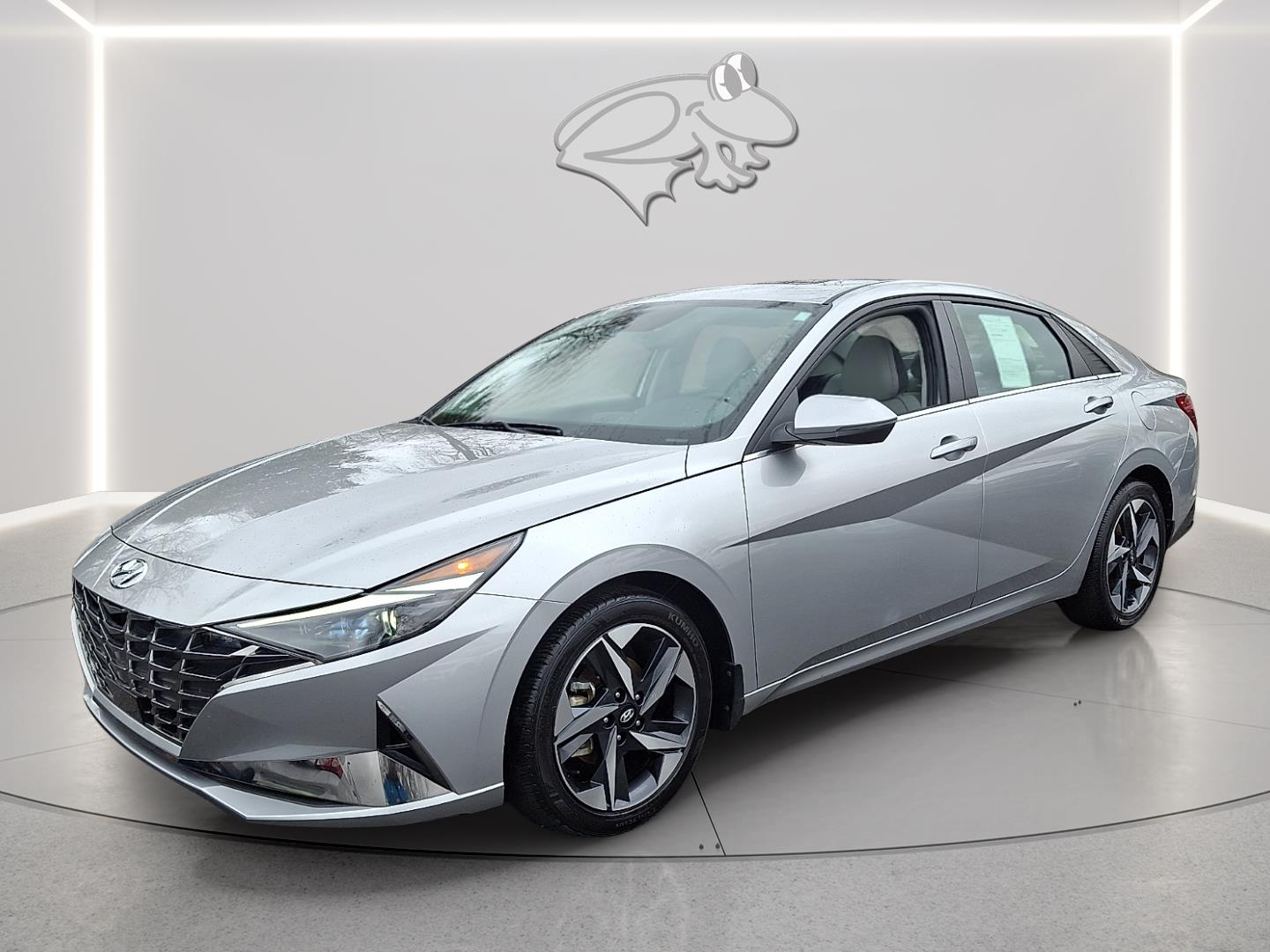 Shimmering Silver Pearl 2023 Hyundai Elantra Limited FWD Sedan Front-Wheel Drive Continuously Variable Transmission