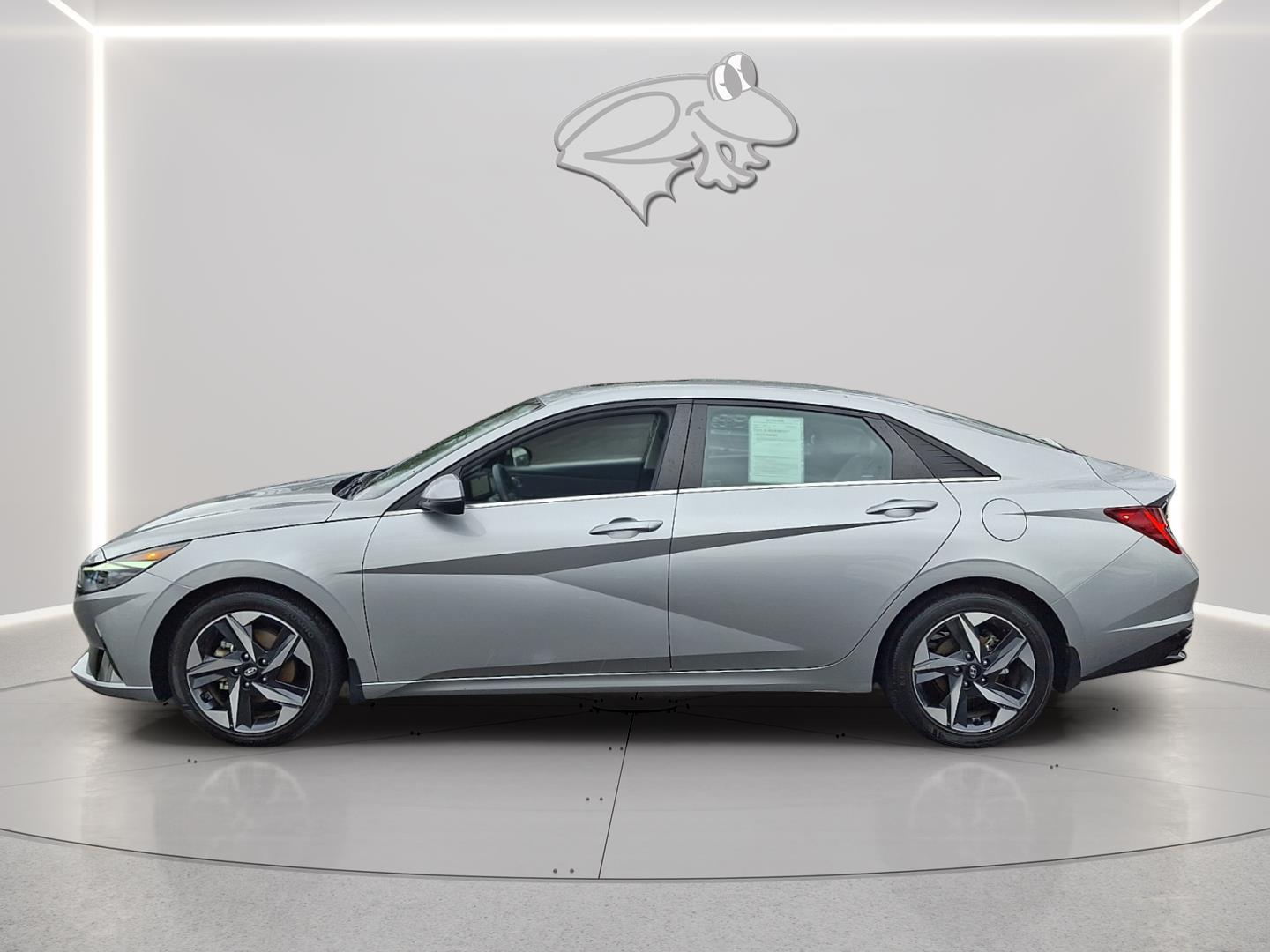 View vehicle photo 7