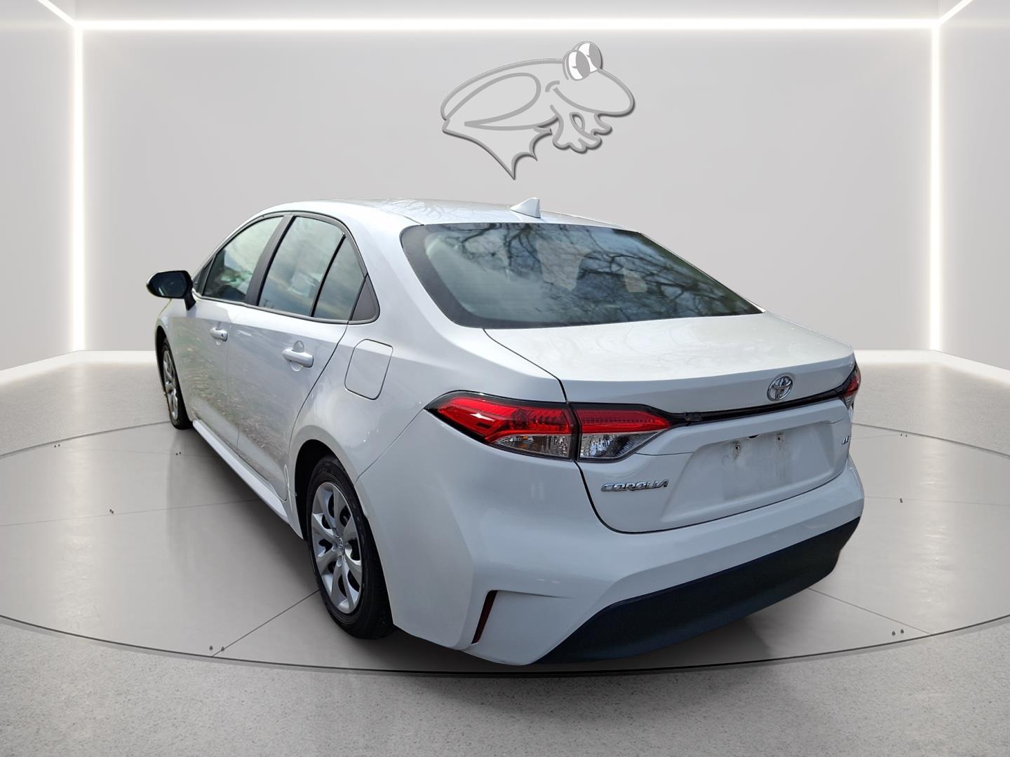 View vehicle photo 3