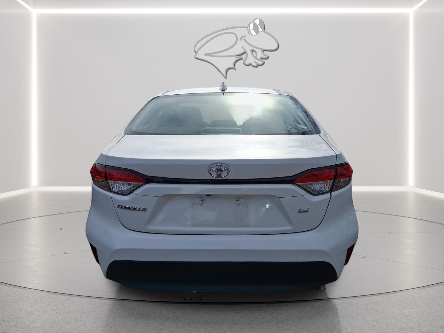 View vehicle photo 4