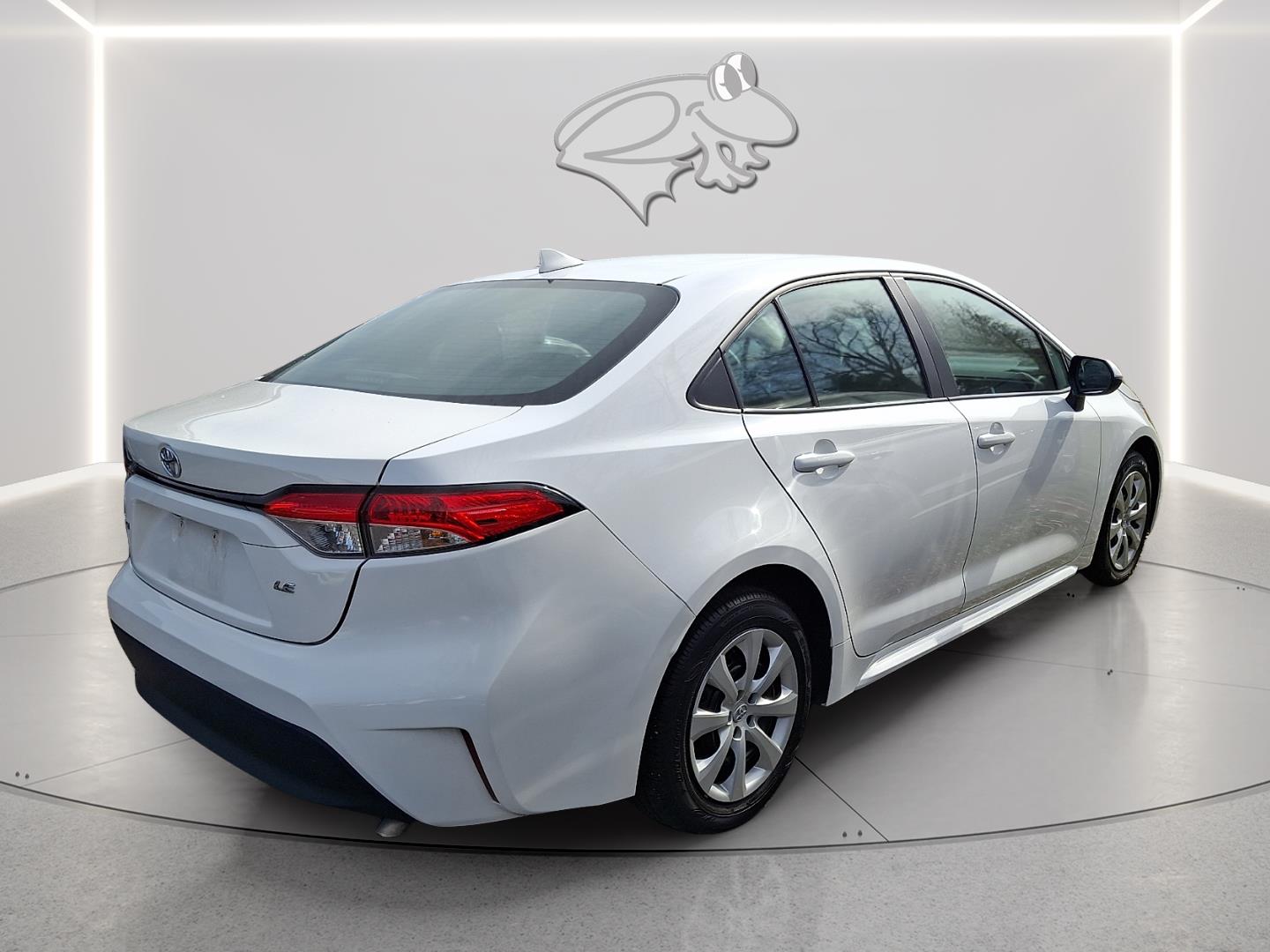 View vehicle photo 5