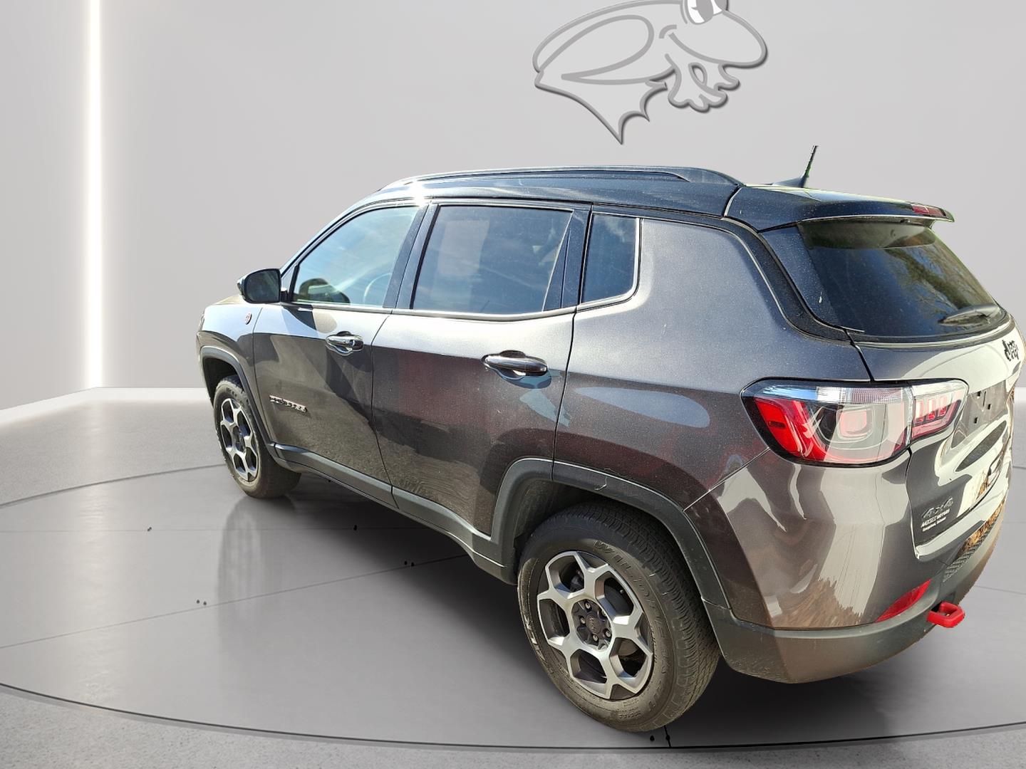 View vehicle photo 3