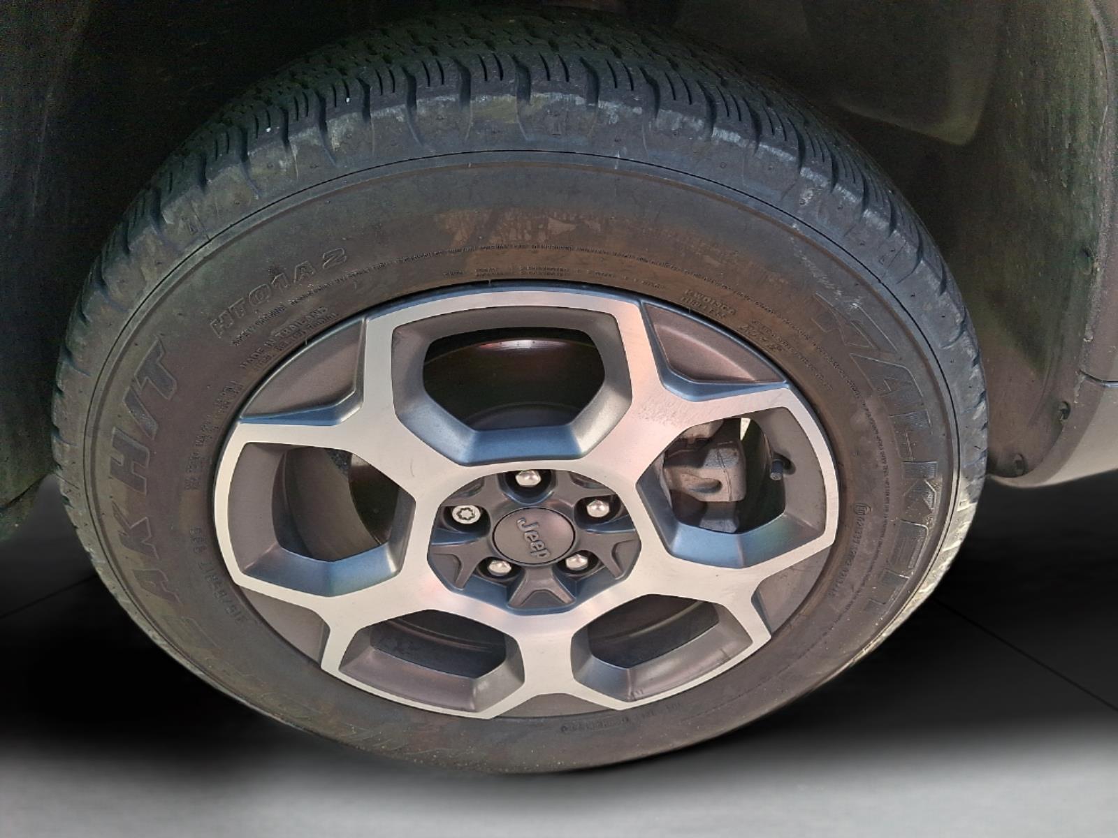 View vehicle photo 7