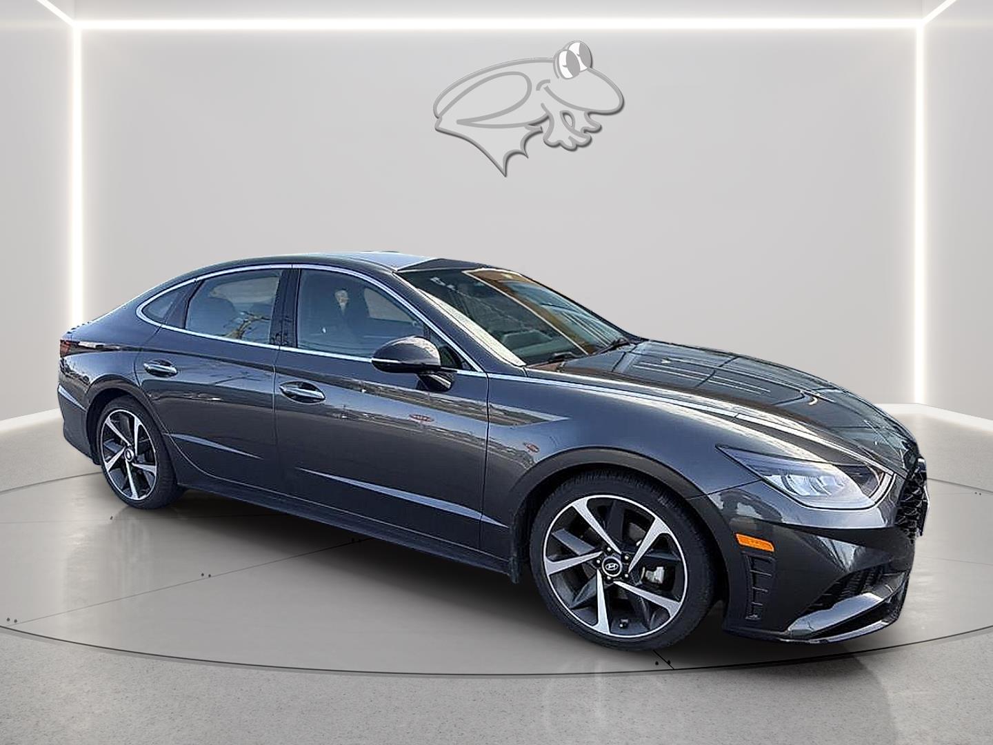 View vehicle photo 2