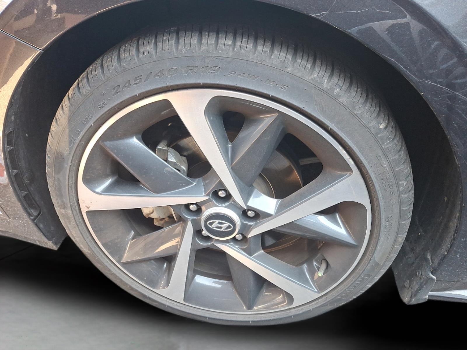 View vehicle photo 4