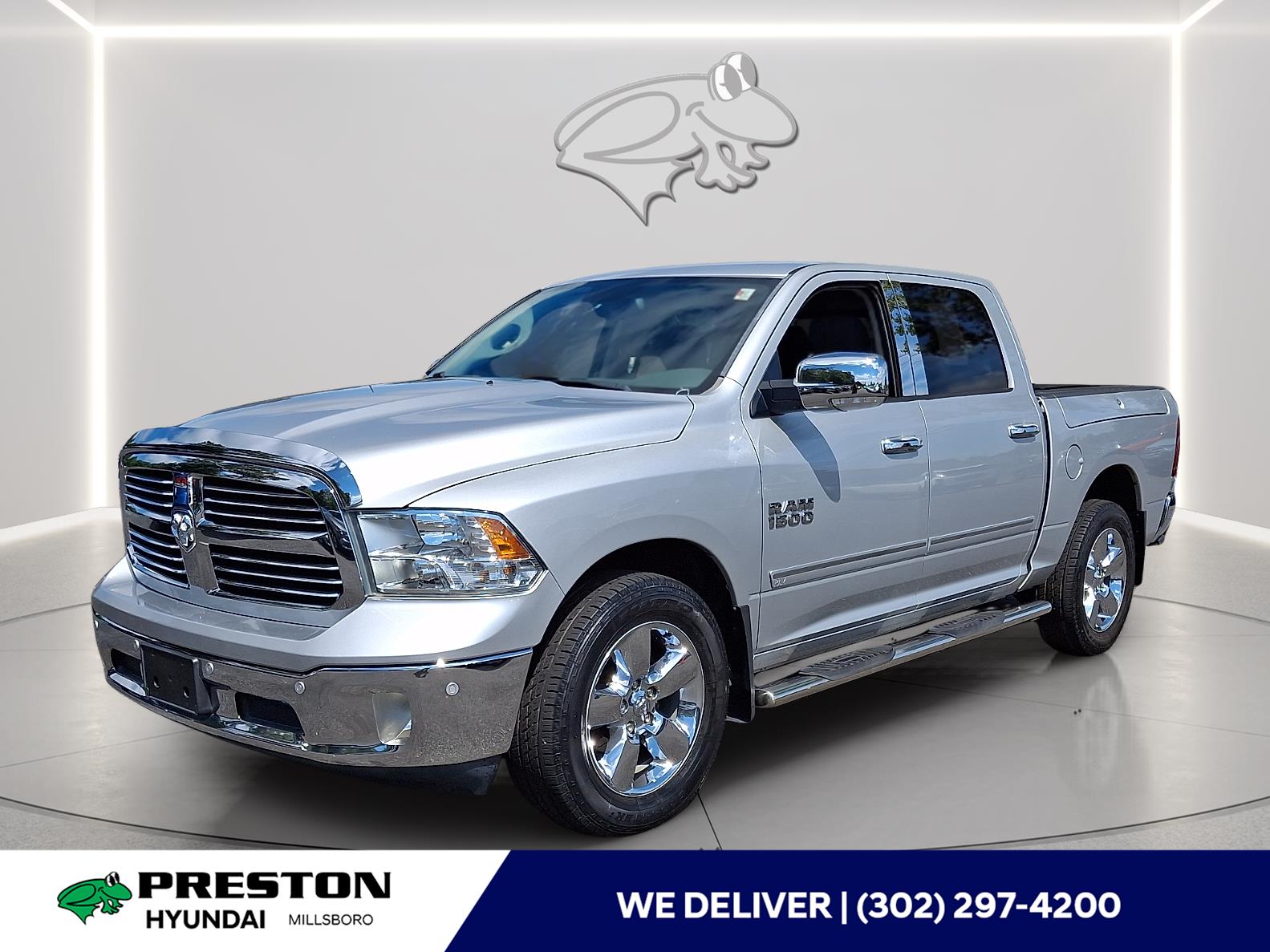 Bright Silver Metallic Clearcoat 2017 RAM 1500 Pickup Truck Four-Wheel Drive 8-Speed Automatic