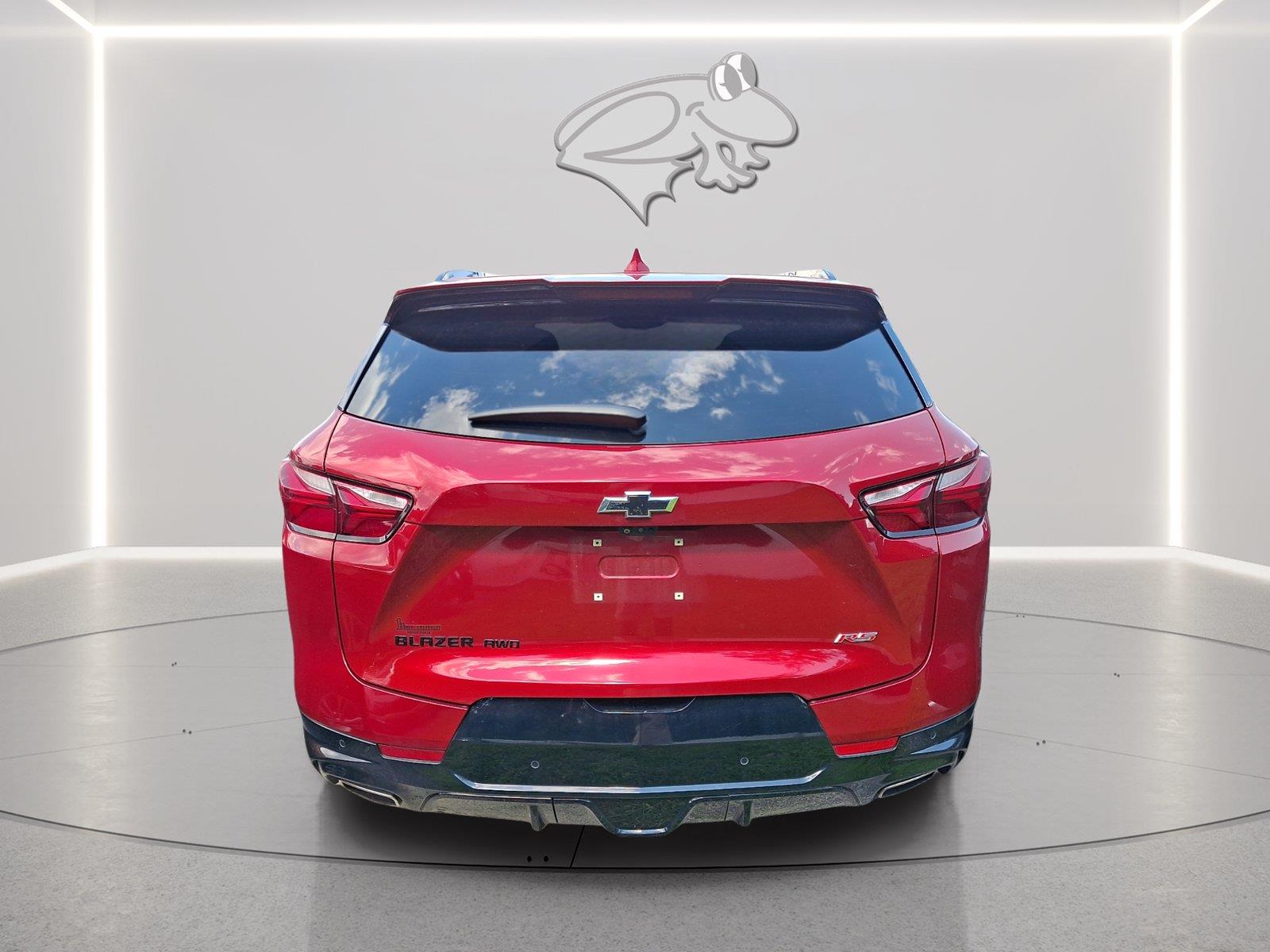 View vehicle photo 4