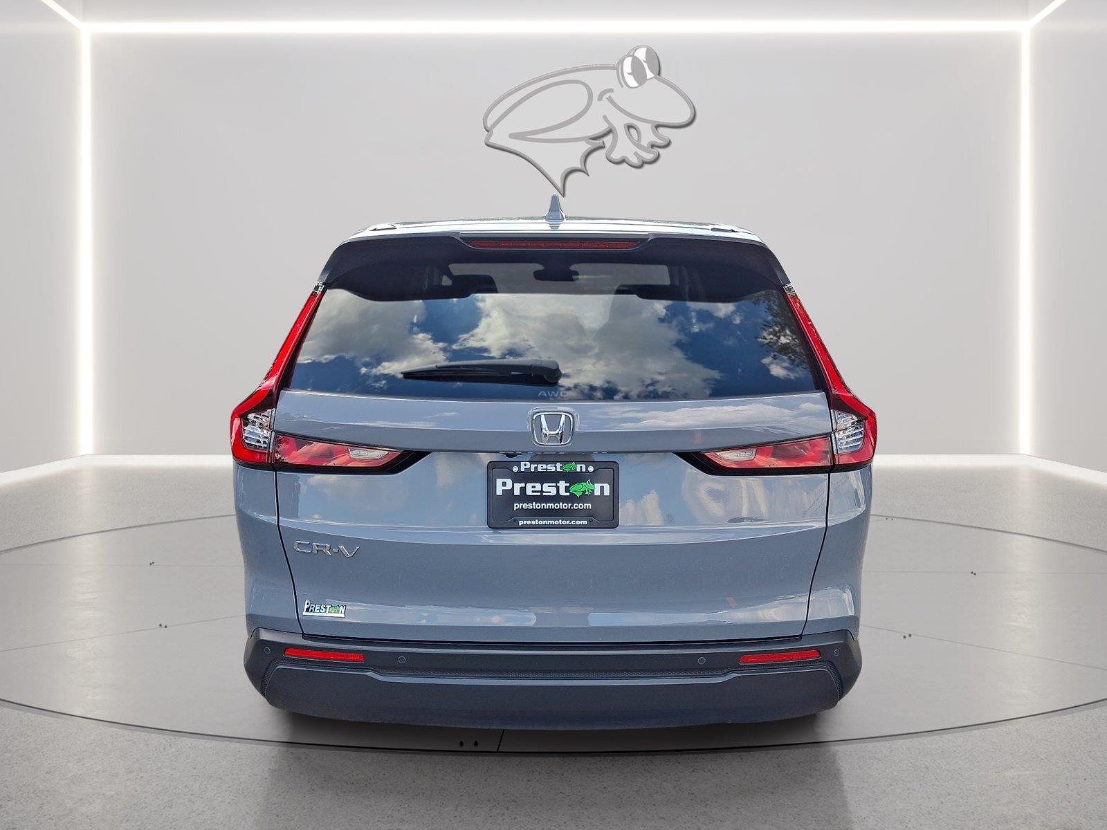 View vehicle photo 4
