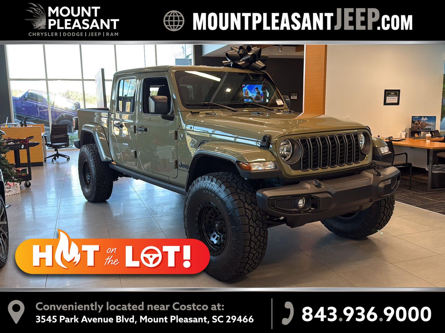 41 2025 Jeep Gladiator Pickup Truck Four-Wheel Drive 8-Speed Automatic