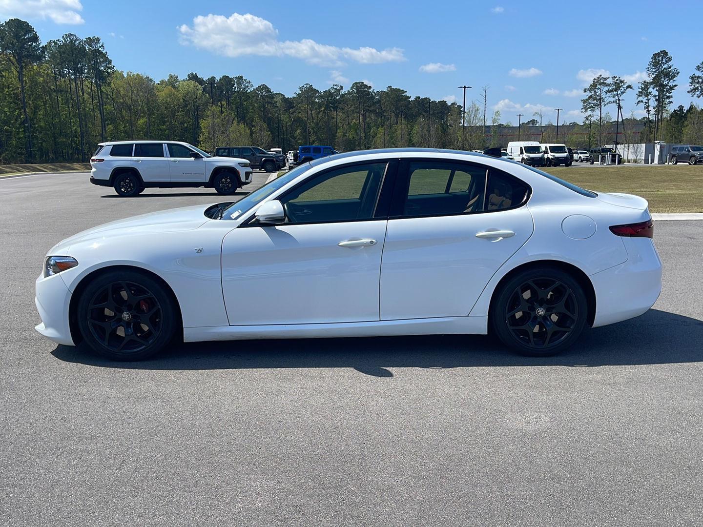 View vehicle photo 4