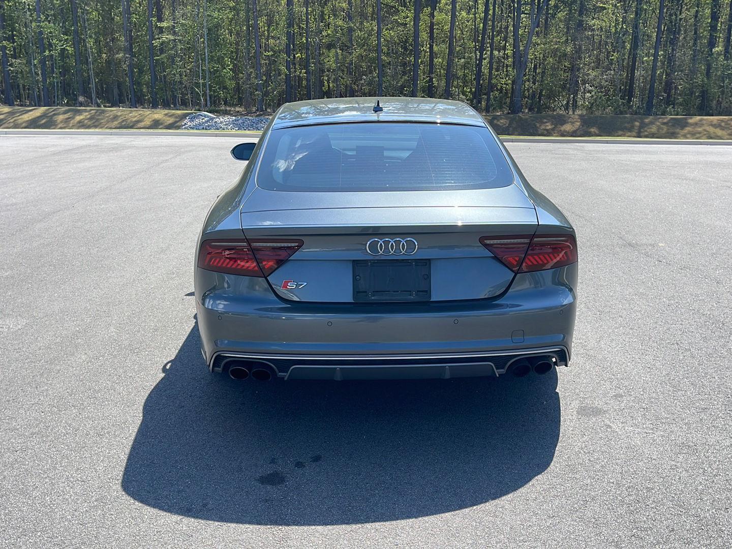 View vehicle photo 6