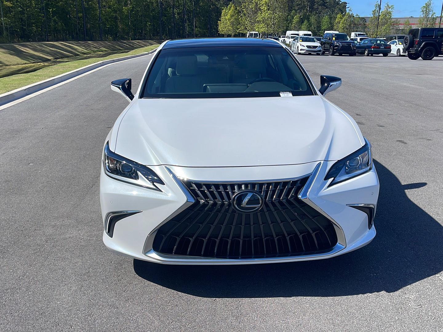 View vehicle photo 2