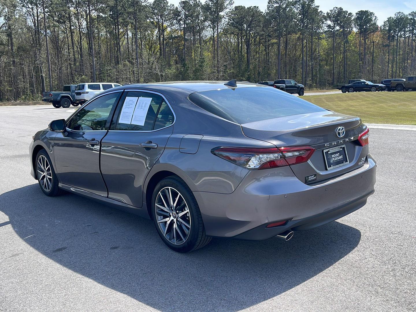 View vehicle photo 5