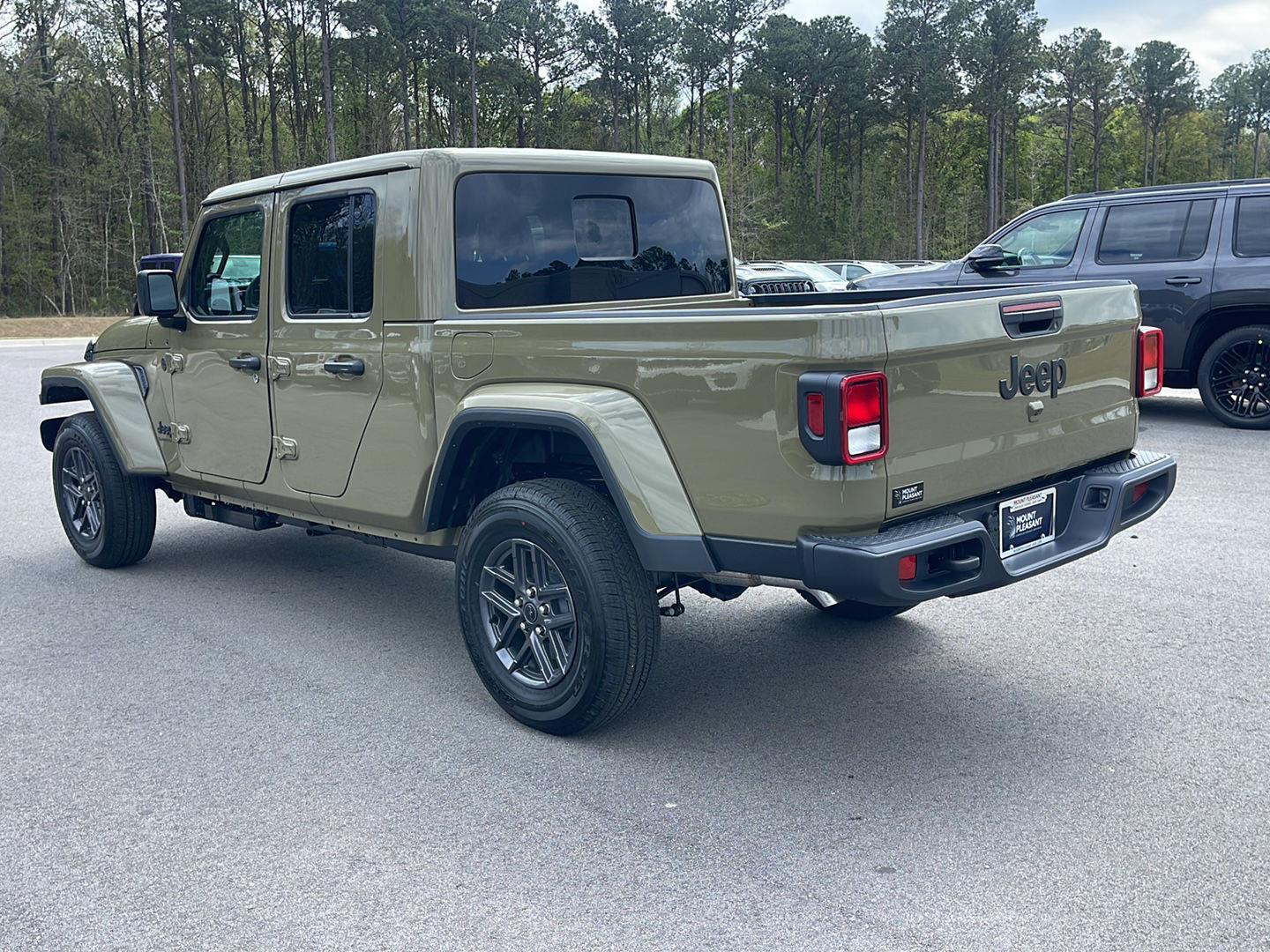 View vehicle photo 5