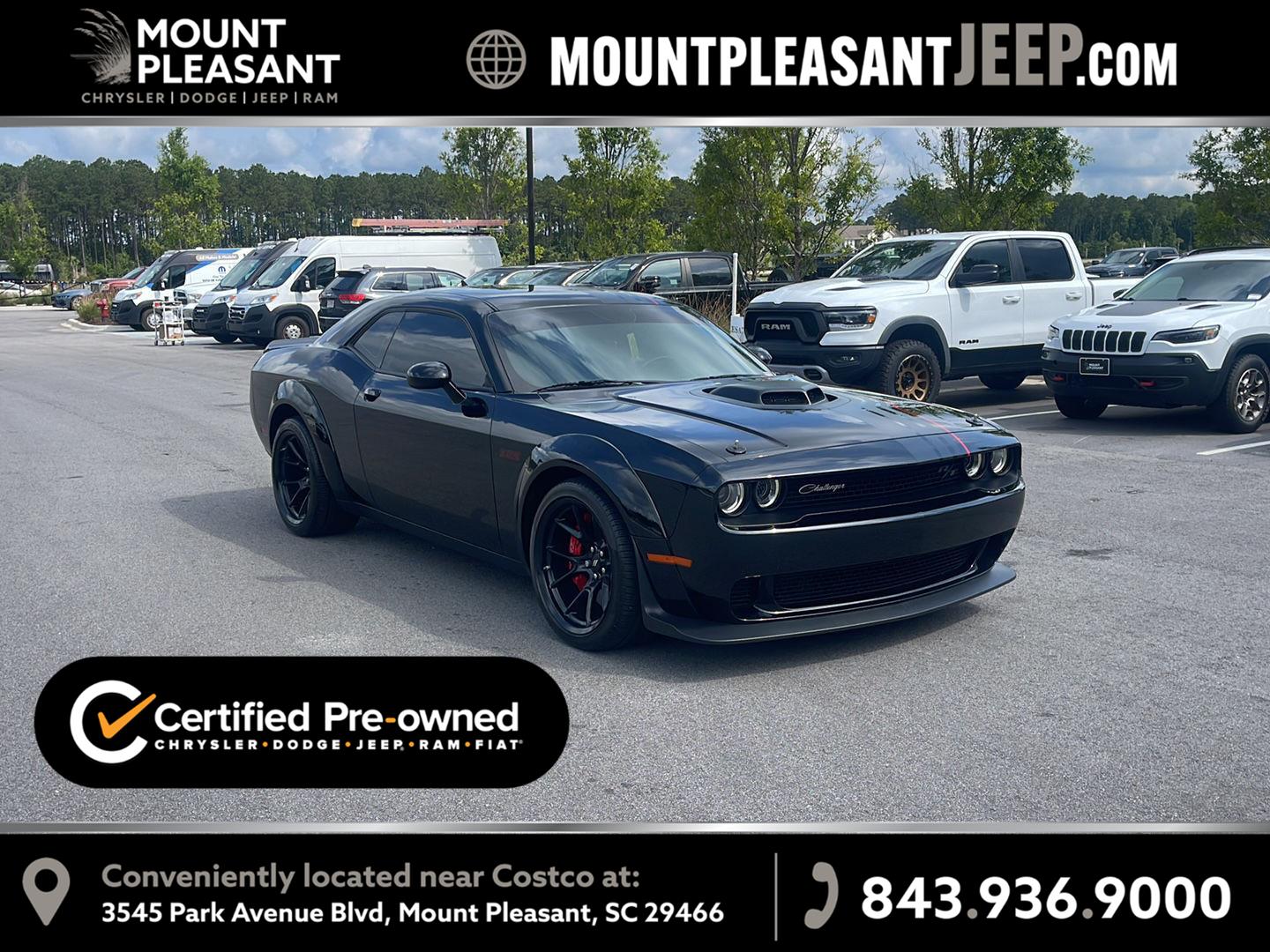 Pitch Black Clearcoat 2023 Dodge Challenger Coupe Rear-Wheel Drive 6-Speed Manual