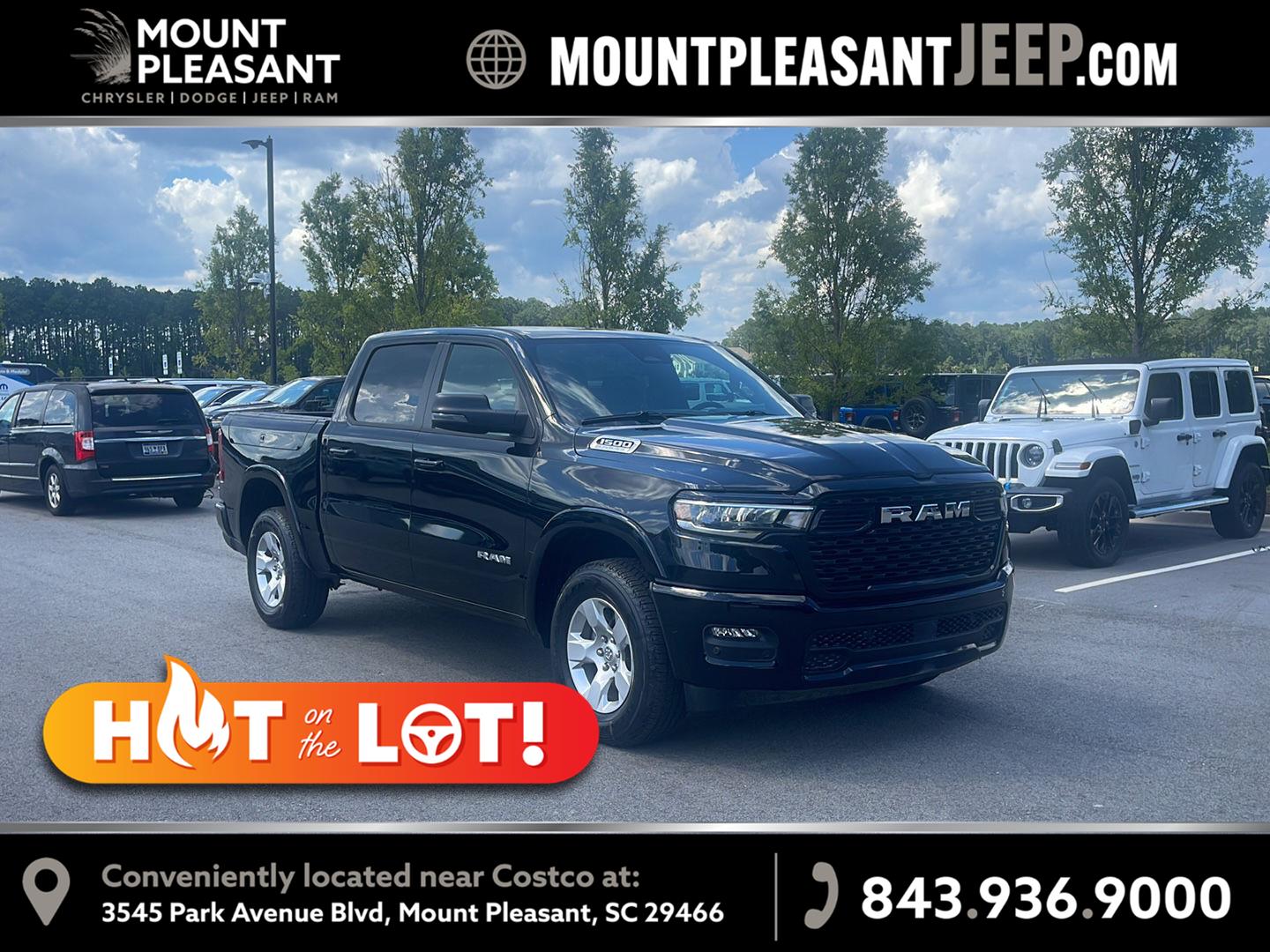 Diamond Black Crystal Pearlcoat 2026 RAM 1500 Pickup Truck Four-Wheel Drive 8-Speed Automatic
