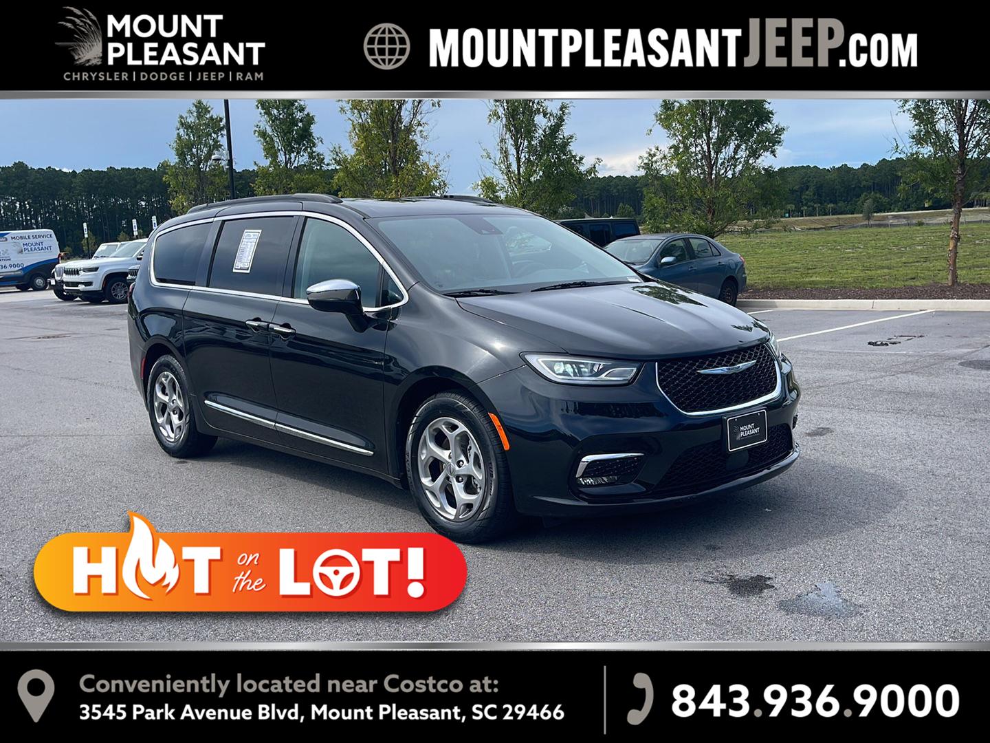 Brilliant Black Crystal Pearlcoat 2023 Chrysler Pacifica Minivan Front-Wheel Drive 9-Speed Automatic
