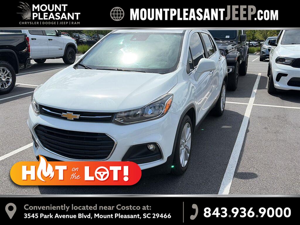Summit White 2018 Chevrolet Trax SUV / Crossover Front-Wheel Drive 6-Speed Automatic