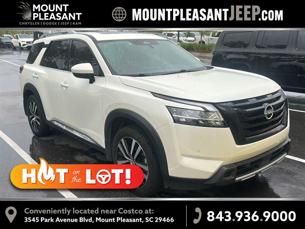 Pearl White Tricoat 2024 Nissan Pathfinder SUV / Crossover Front-Wheel Drive Automatic