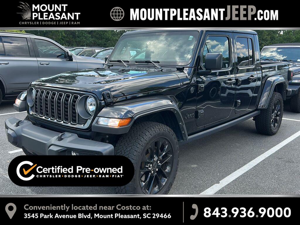 Black Clearcoat 2025 Jeep Gladiator Pickup Truck Four-Wheel Drive 8-Speed Automatic