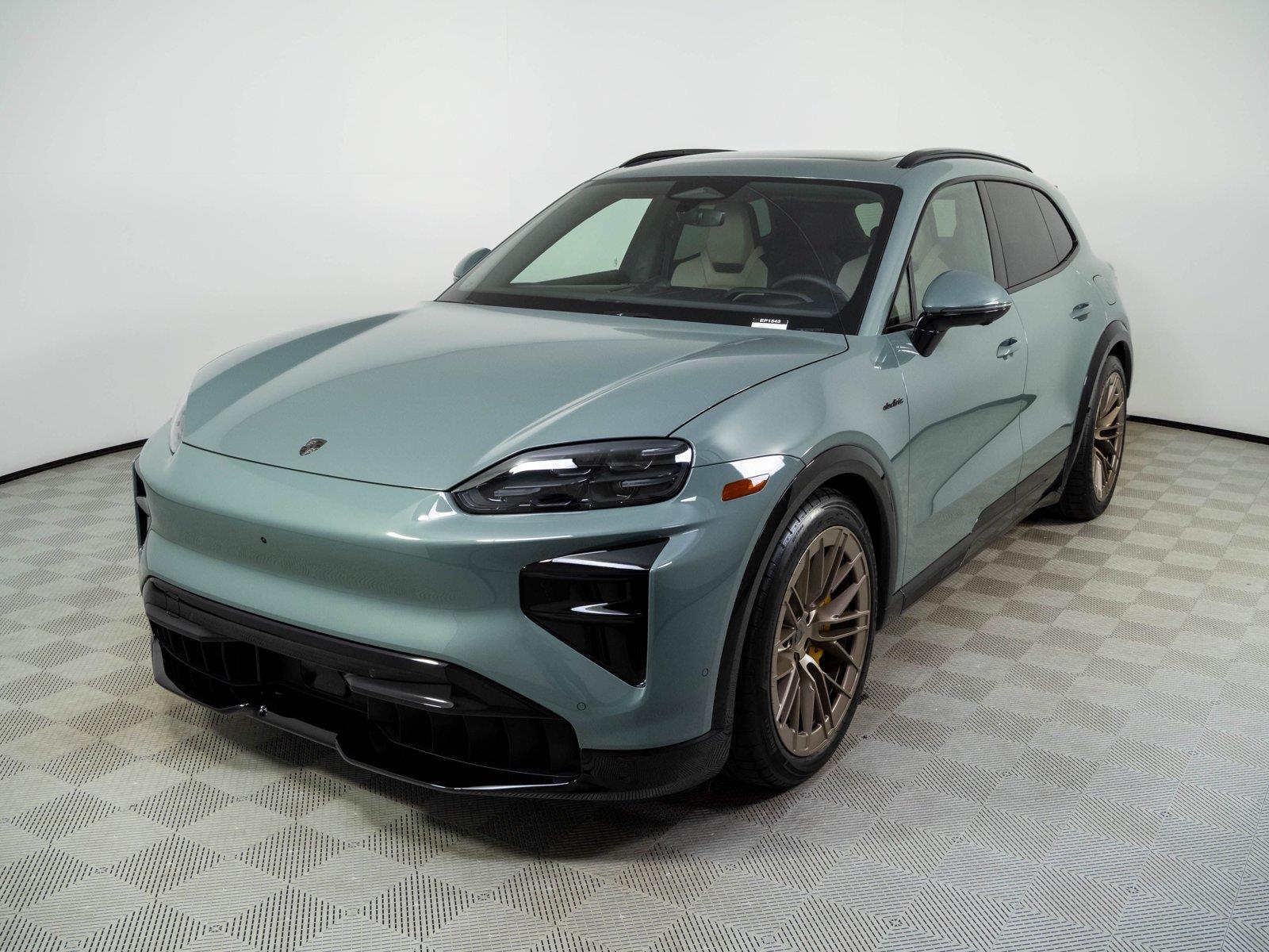 Green 2026 Porsche Cayenne SUV / Crossover All-Wheel Drive Automatic