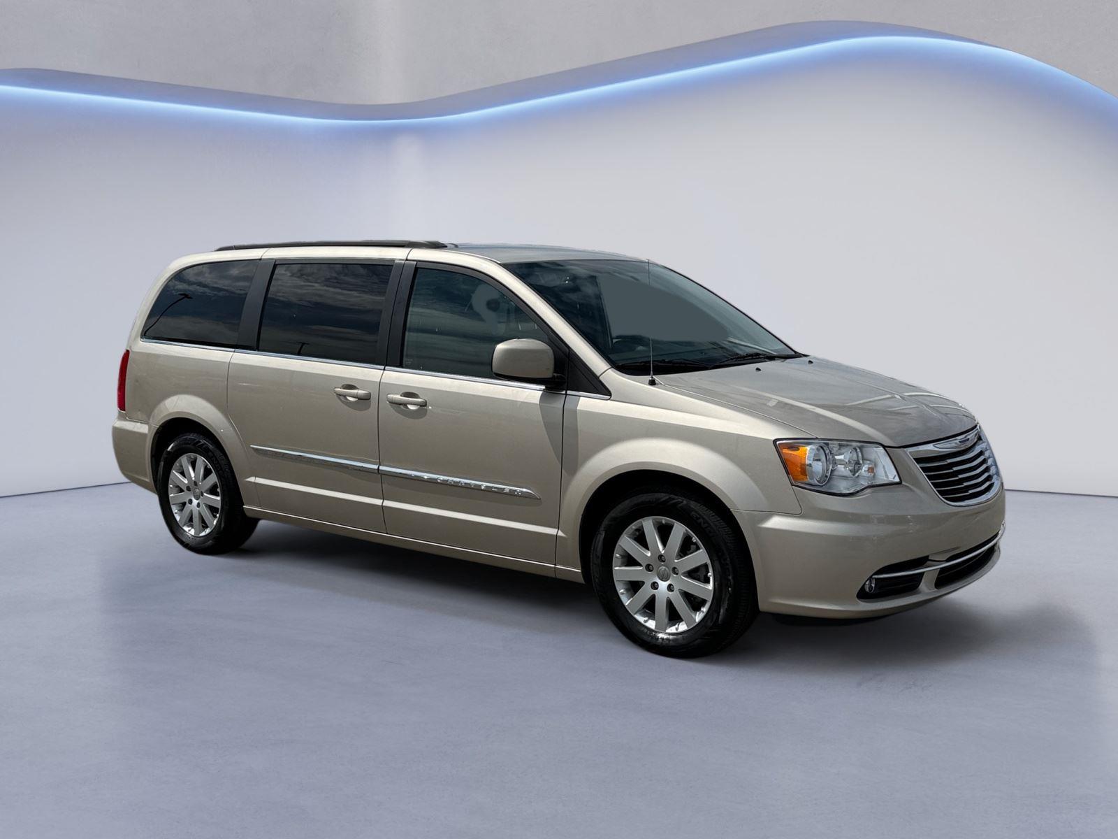 2015 Chrysler Town & Country Touring FWD