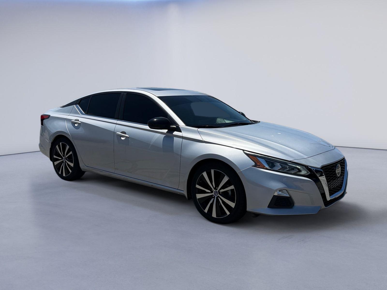 Brilliant Silver Metallic 2019 Nissan Altima 2.5 SR FWD Sedan Front-Wheel Drive Continuously Variable Transmission