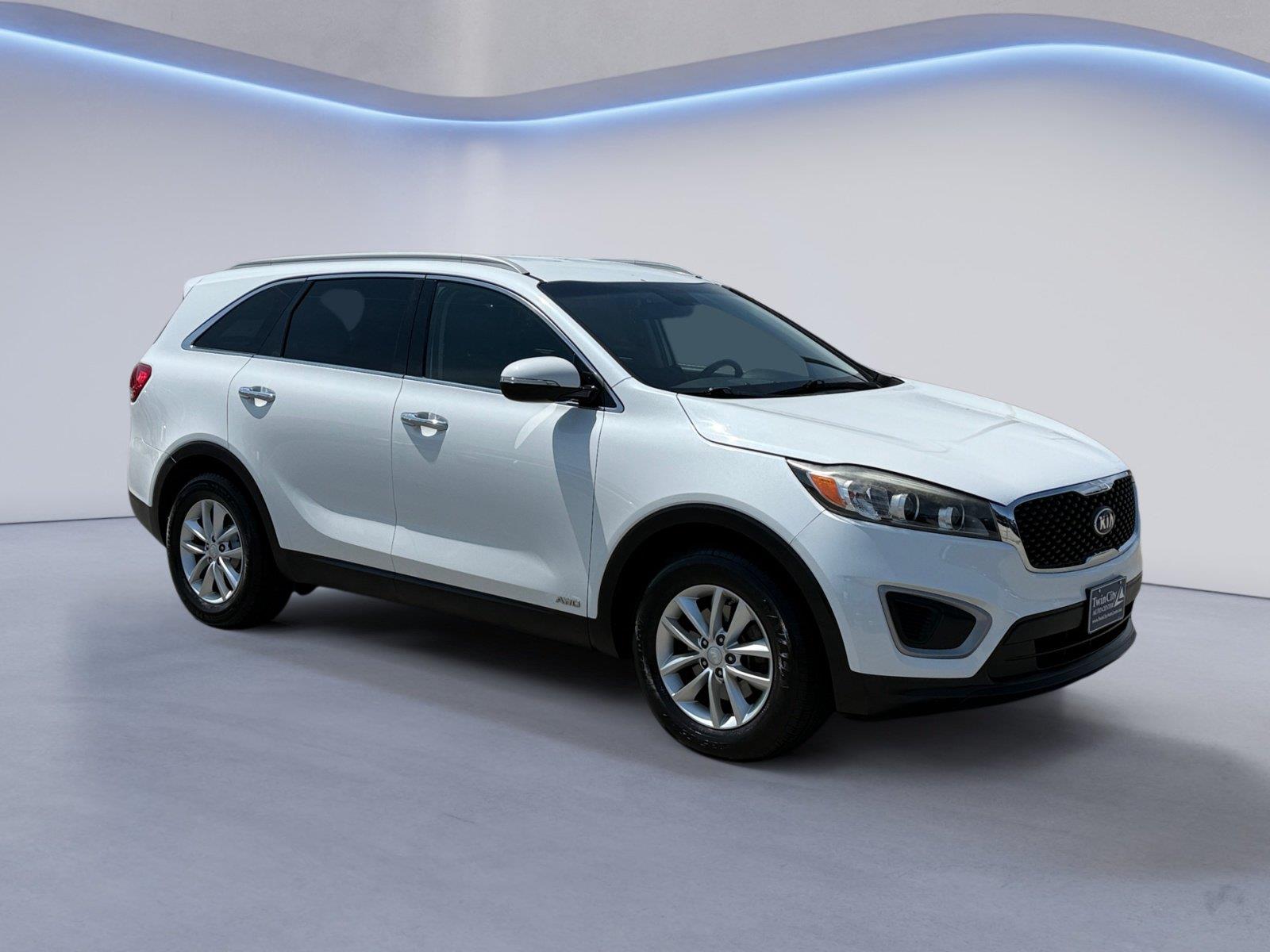 Snow White Pearl 2017 Kia Sorento SUV / Crossover All-Wheel Drive 6-Speed Automatic