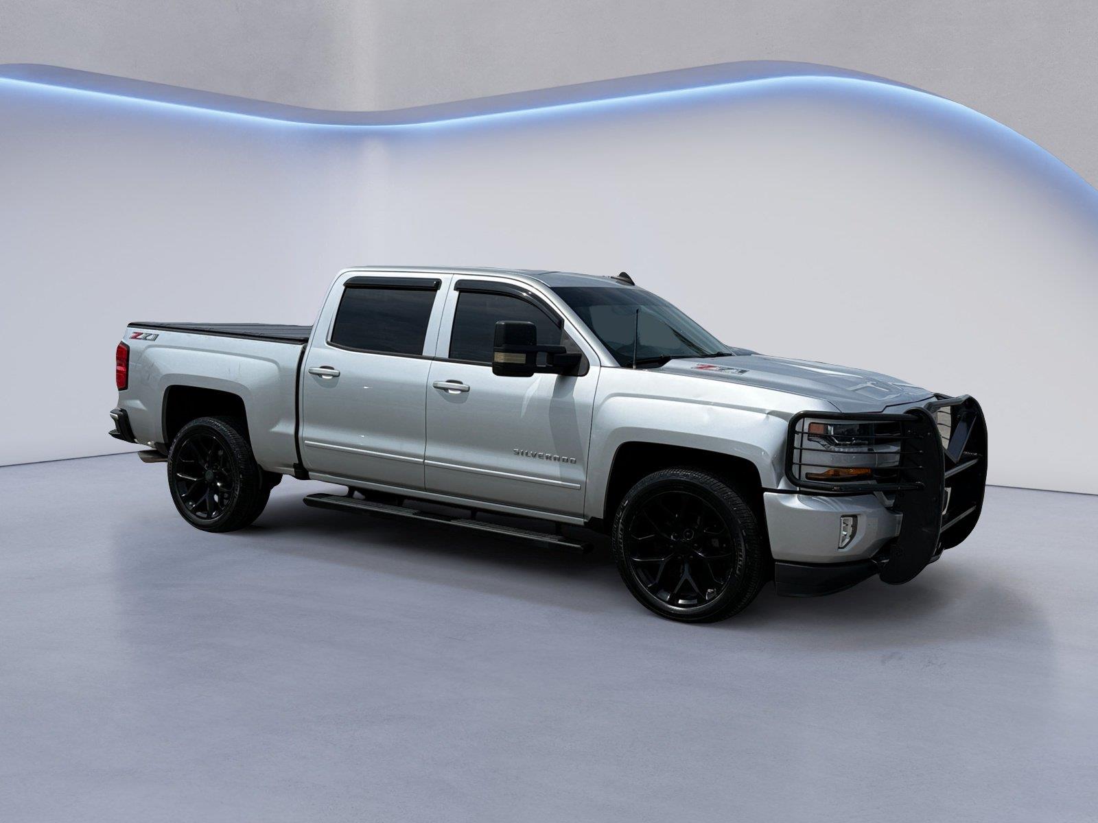 Silver Ice Metallic 2018 Chevrolet Silverado 1500 Pickup Truck Four-Wheel Drive 6-Speed Automatic