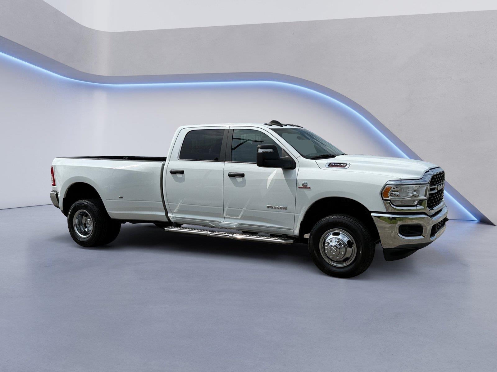 2024 RAM 3500 Big Horn Crew Cab LB DRW 4WD