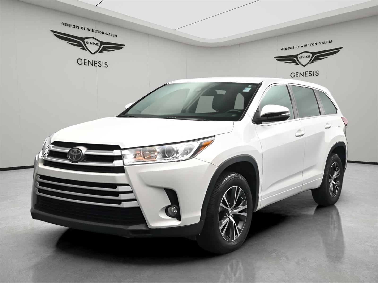 White (Blizzard Pearl) 2017 Toyota Highlander LE Plus SUV / Crossover Front-Wheel Drive 8-Speed Automatic