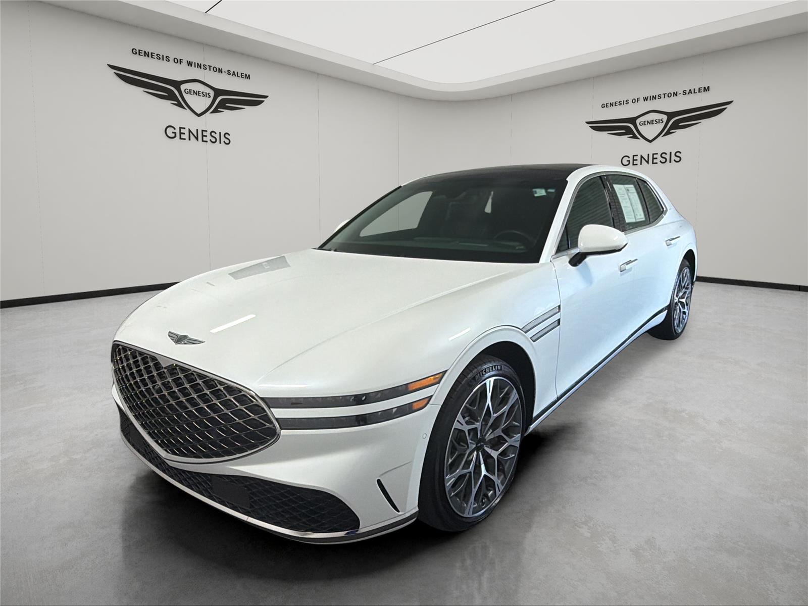 Uyuni White 2025 Genesis G90 Sedan All-Wheel Drive Automatic