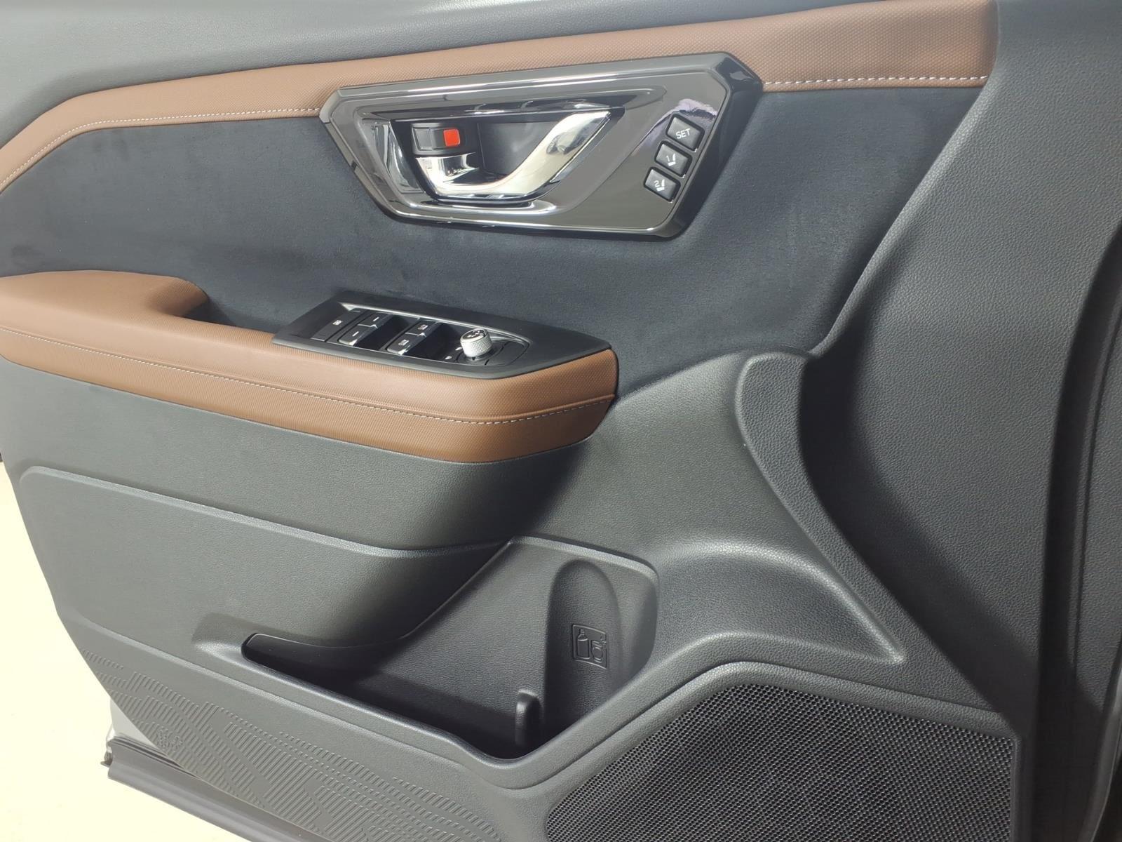New 2026 PEARL Subaru Touring image 13