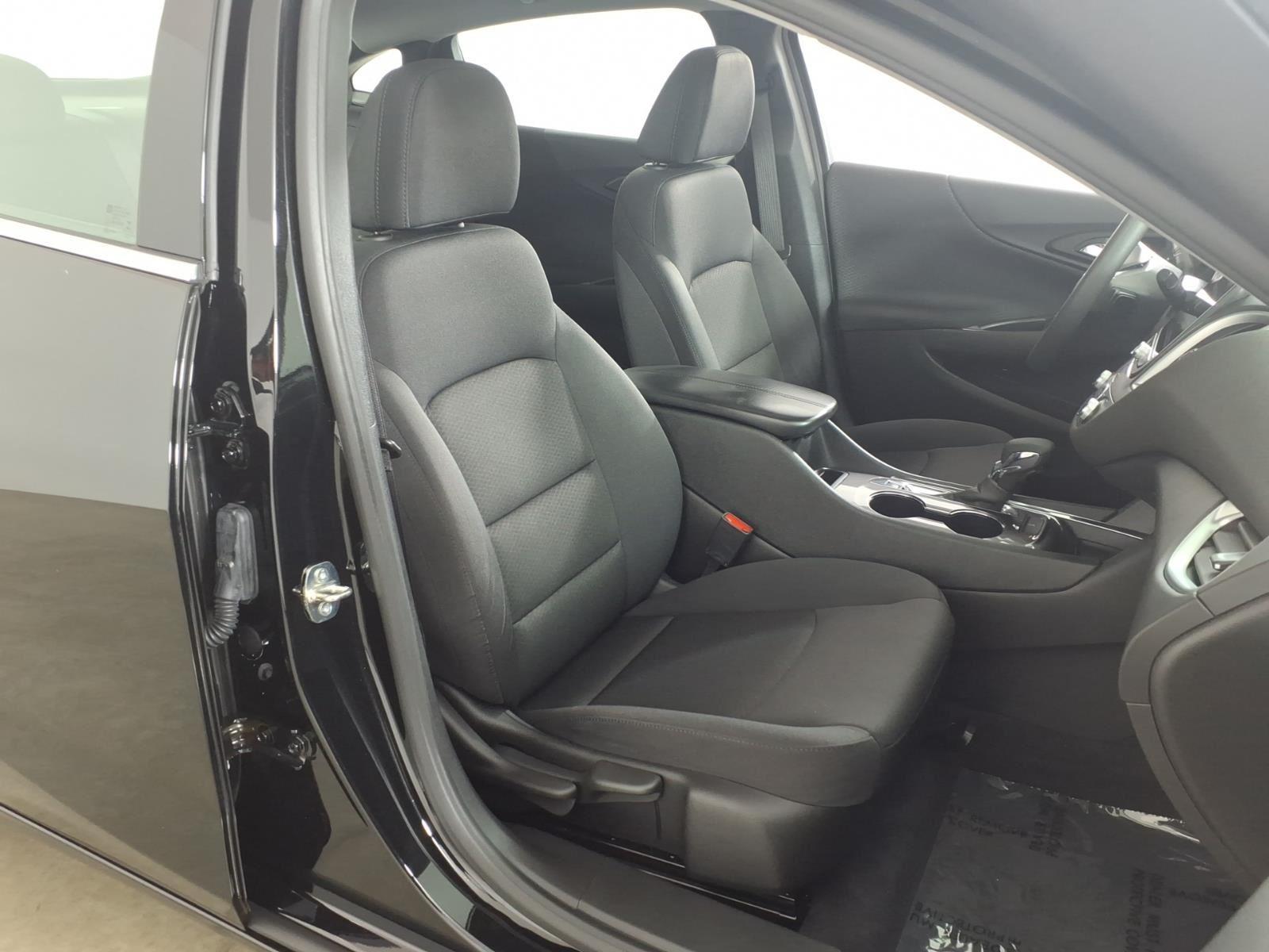 Used 2022 Mosaic Black Metallic Chevrolet LT image 25