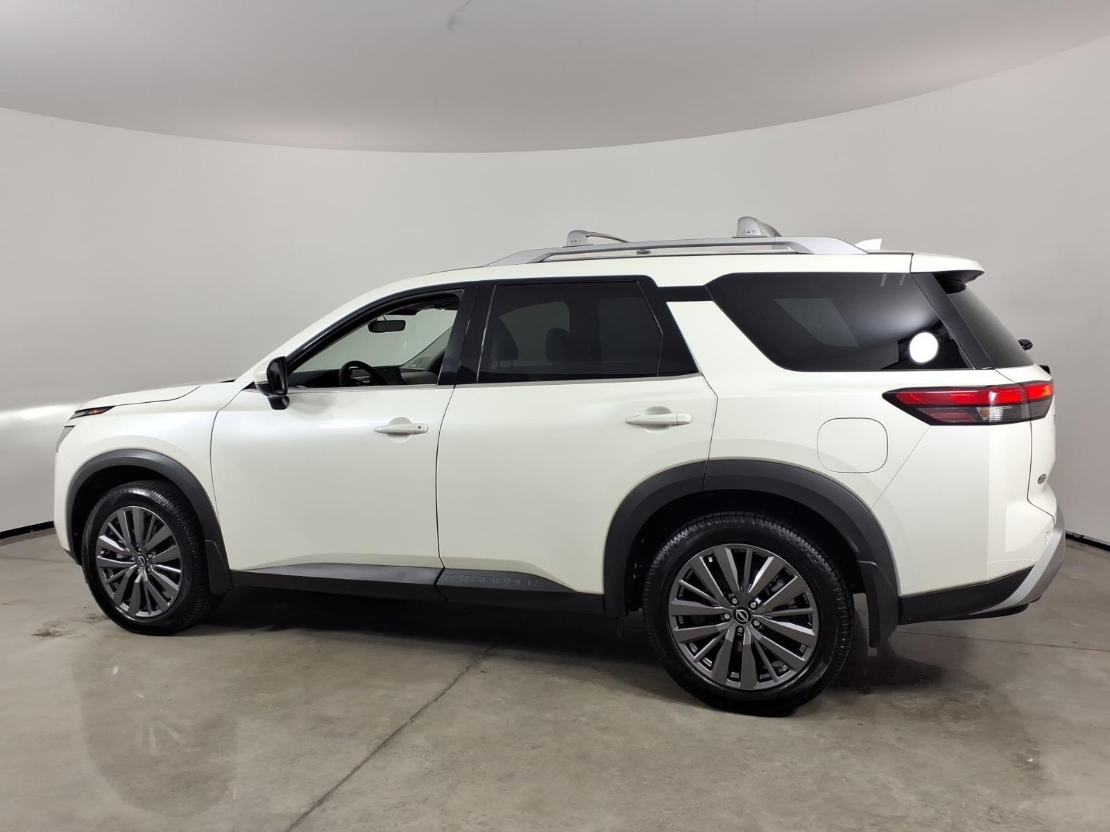 Used 2023 Pearl White Tricoat Nissan SL image 3