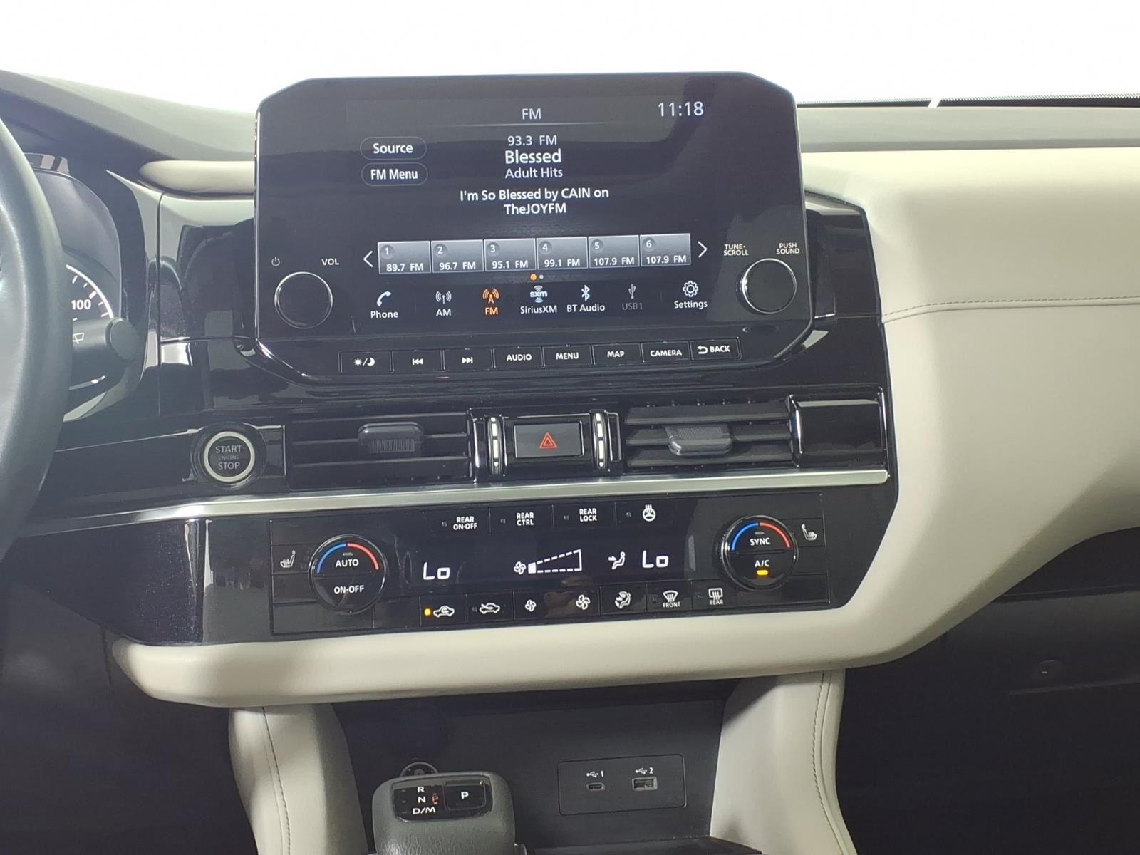 Used 2023 Pearl White Tricoat Nissan SL image 4