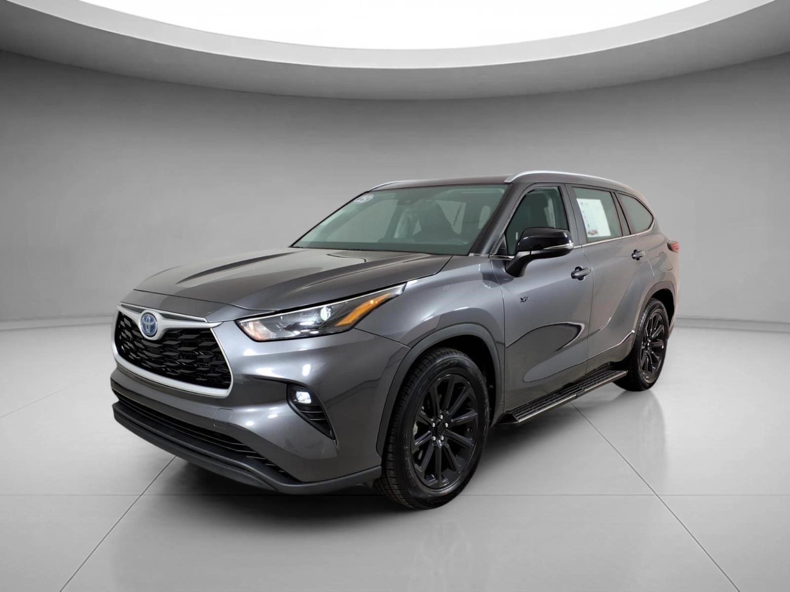Magnetic Gray Metallic 2023 Toyota Highlander Hybrid SUV / Crossover Front-Wheel Drive Continuously Variable Transmission