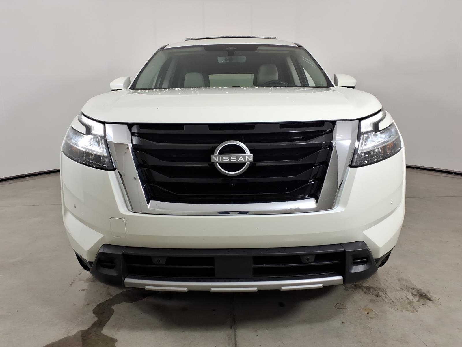 Used 2023 Pearl White Tricoat Nissan SL image 10