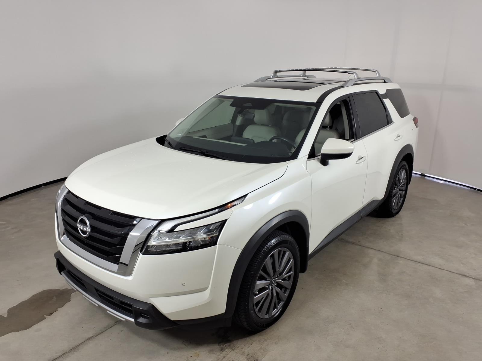 Used 2023 Pearl White Tricoat Nissan SL image 20