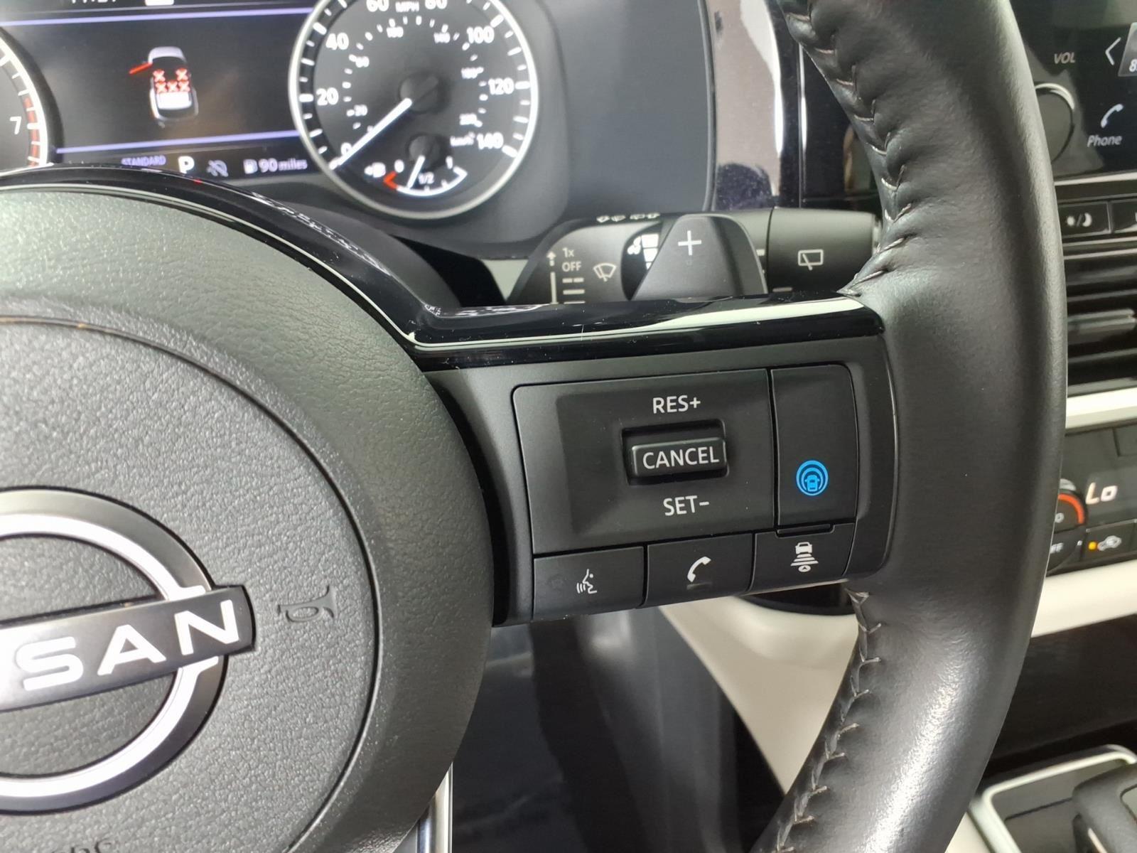 Used 2023 Pearl White Tricoat Nissan SL image 31