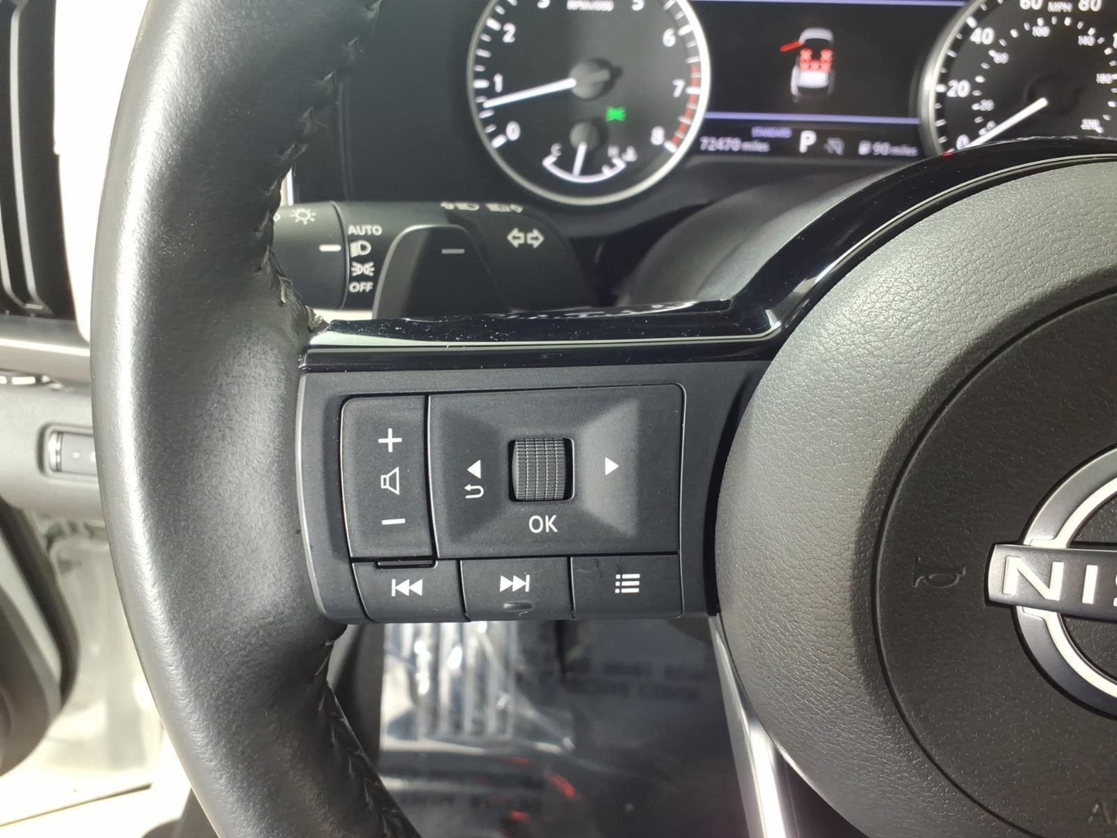 Used 2023 Pearl White Tricoat Nissan SL image 32
