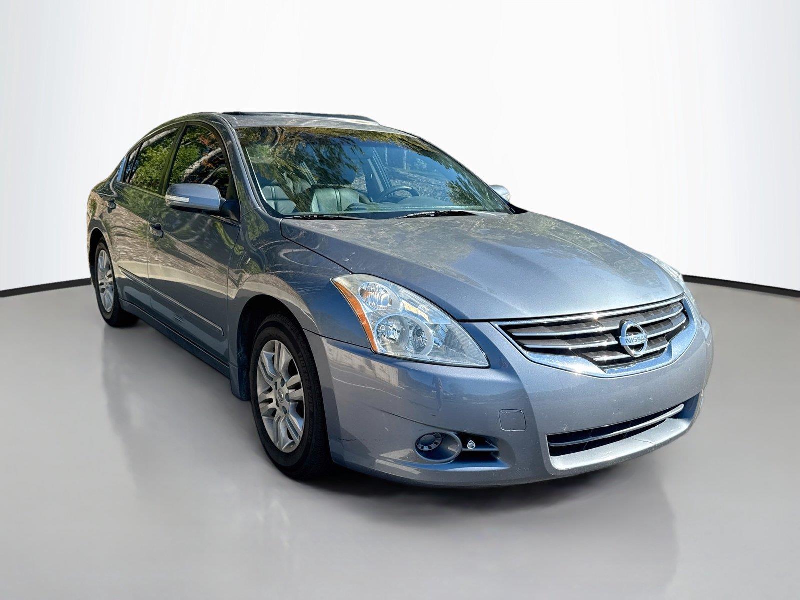 Used 2010 Ocean Gray Metallic Nissan 2.5 SL image 3