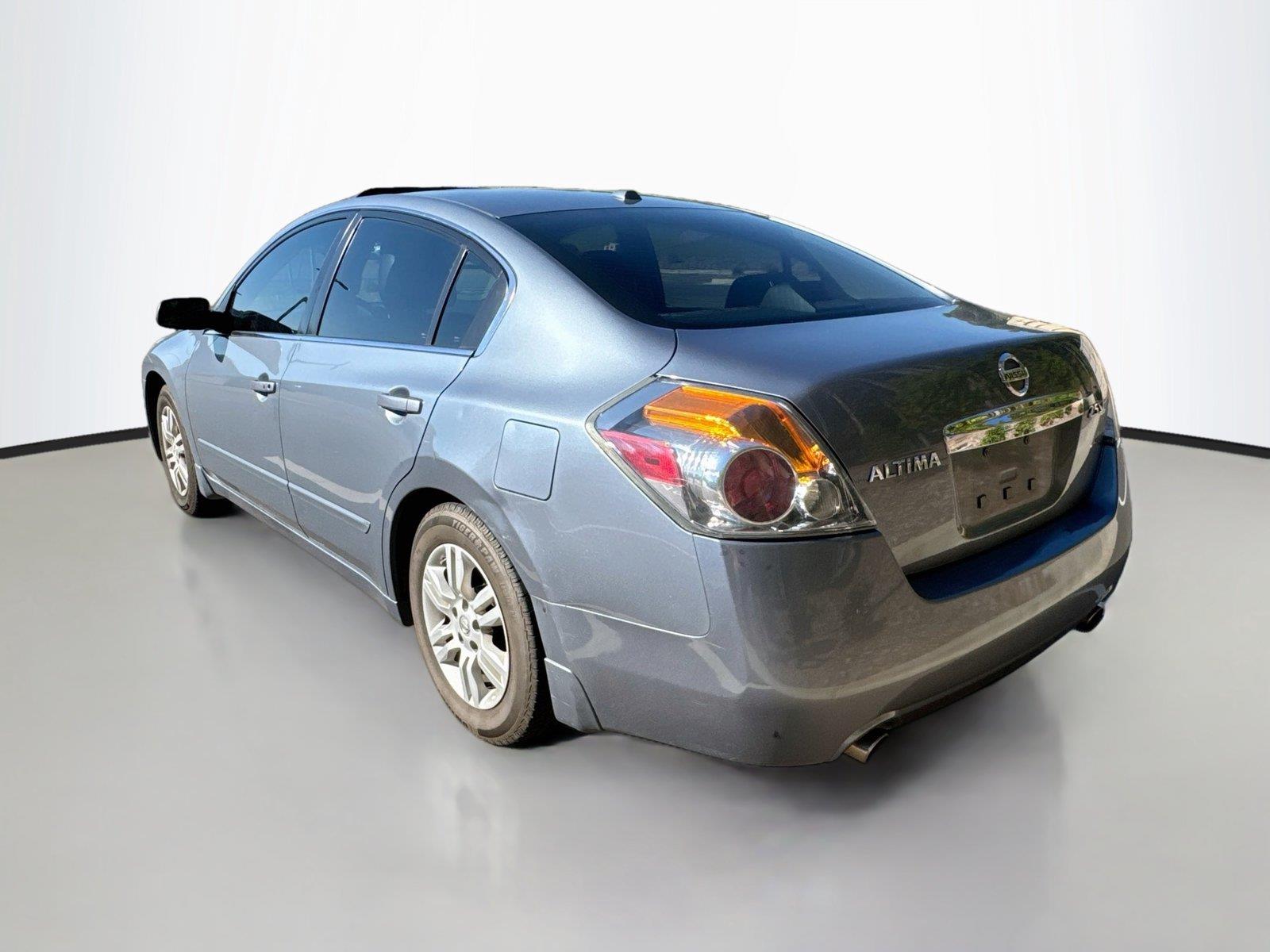Used 2010 Ocean Gray Metallic Nissan 2.5 SL image 5
