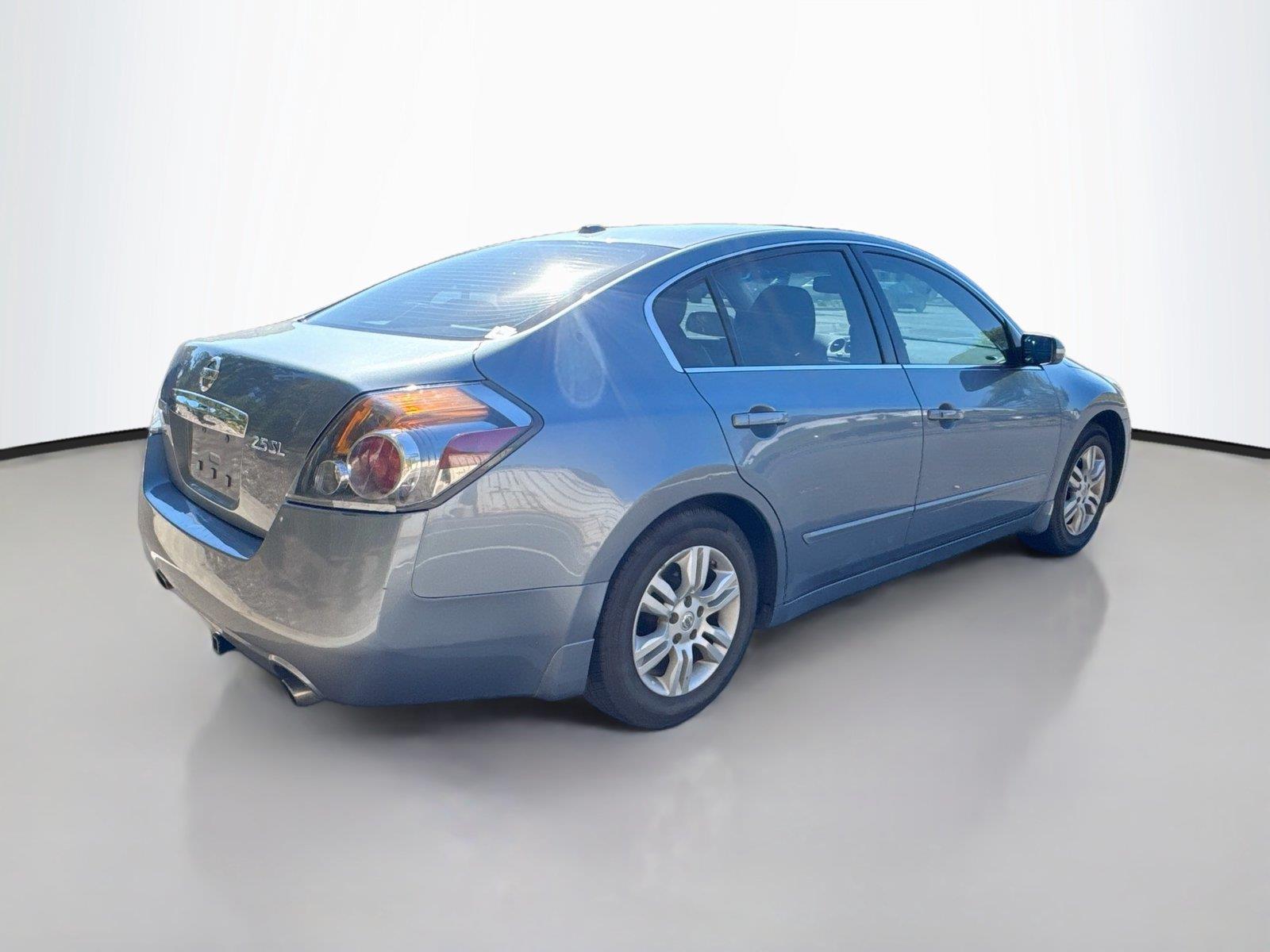 Used 2010 Ocean Gray Metallic Nissan 2.5 SL image 6